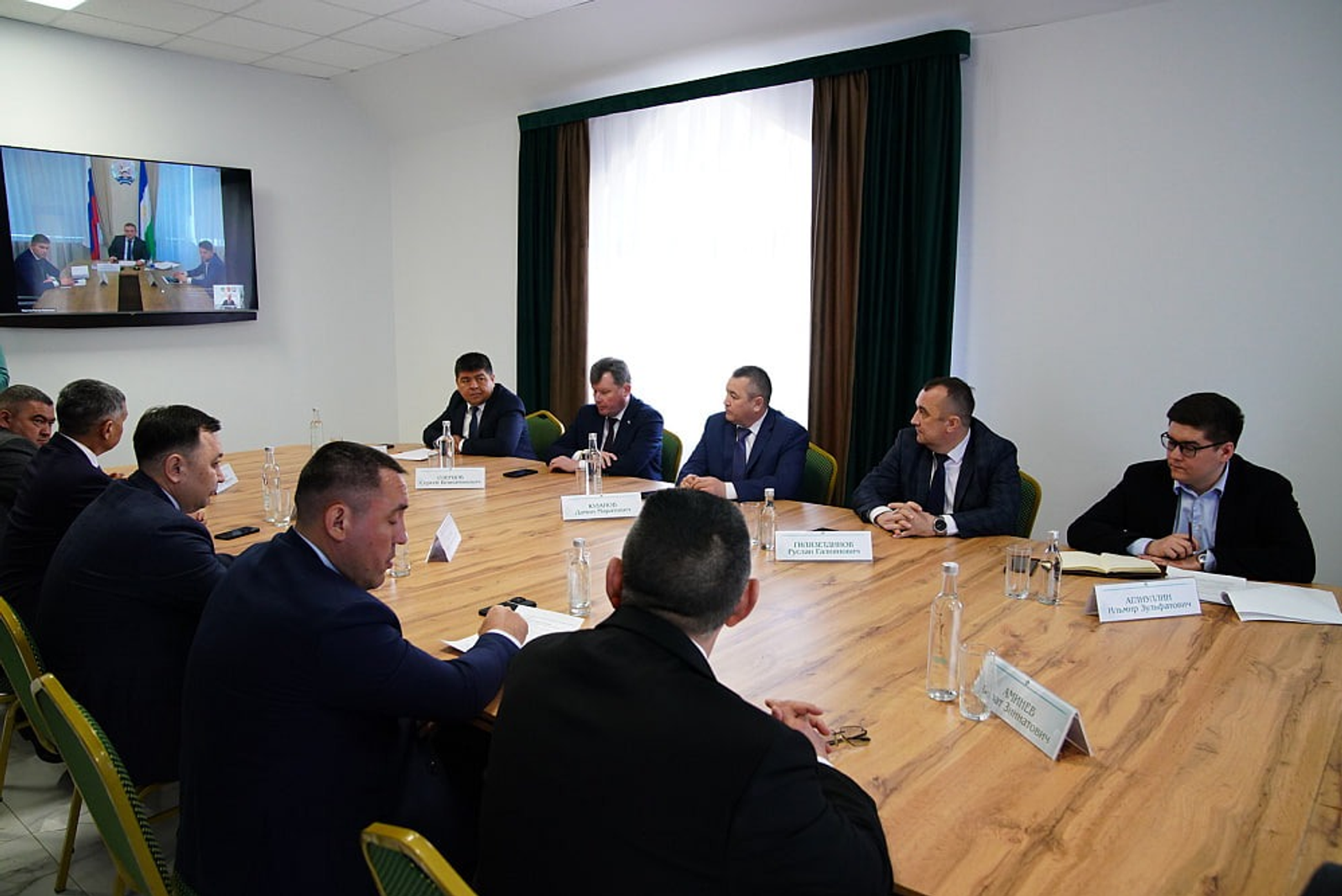 Радий Хабиров попросил глав муниципалитетов Зауралья назвать болевые точки