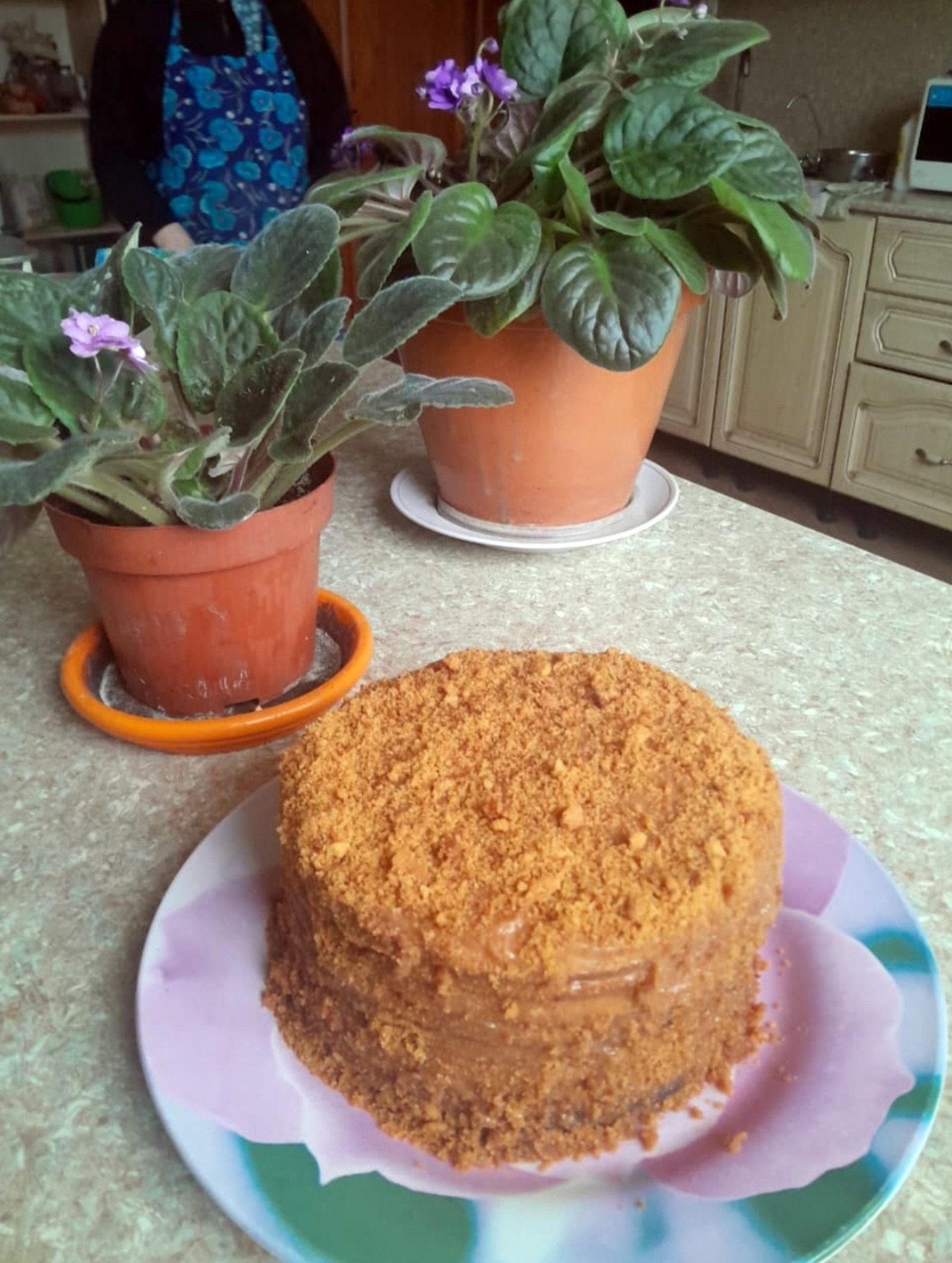 Виолетта БАХАРЕВА  Особенно тепло и уютно бывает в доме, когда торт стоит на столе.