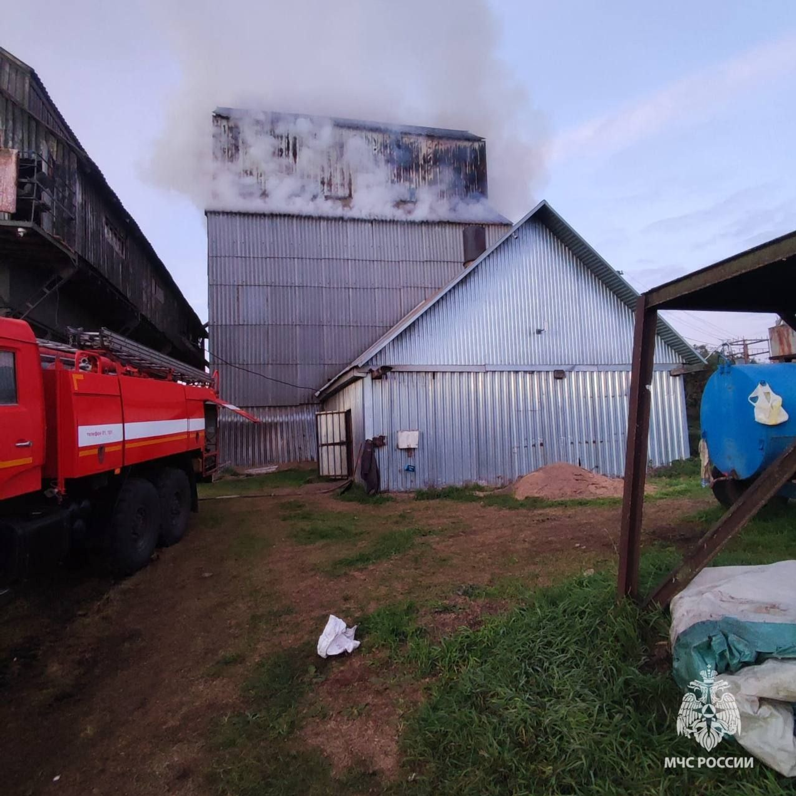 В Башкирии загорелся зерносушильный комплекс