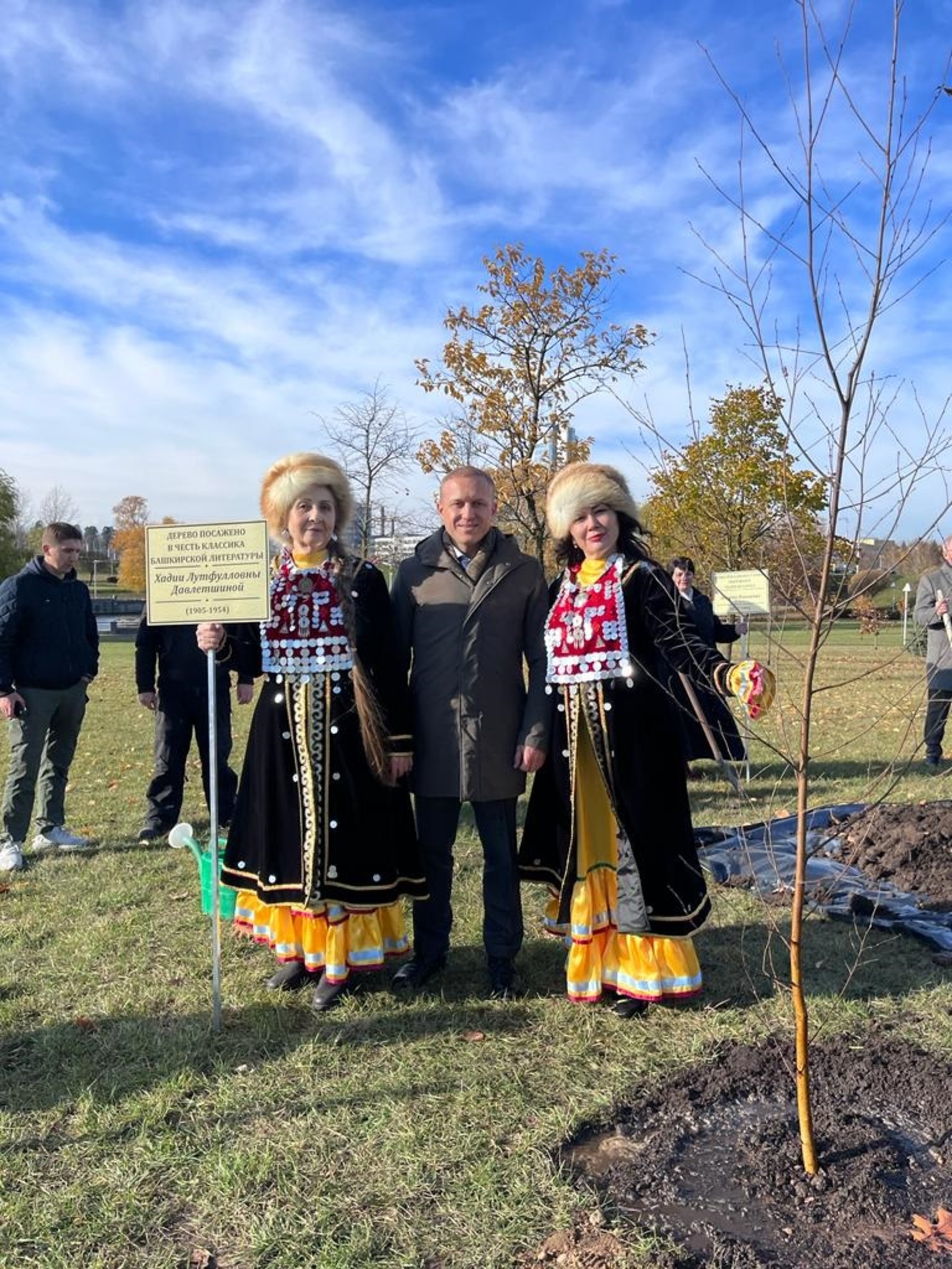 В столице Беларуси посадили дерево в честь Хадии Давлетшиной