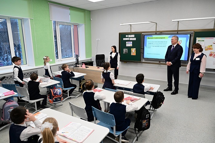 Марат Хуснуллин высоко оценил построенную в Уфе школу