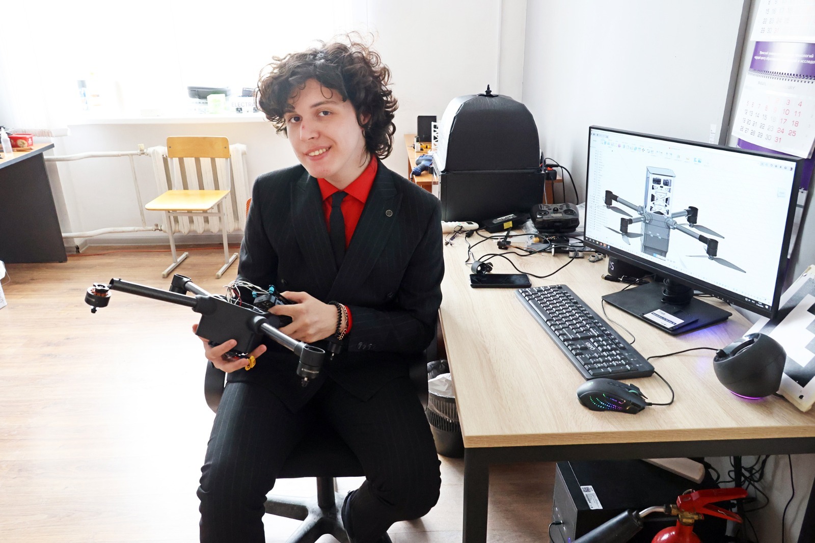 Александр ДАНИЛОВ  Юный инженер мечтает создавать автономные дроны.