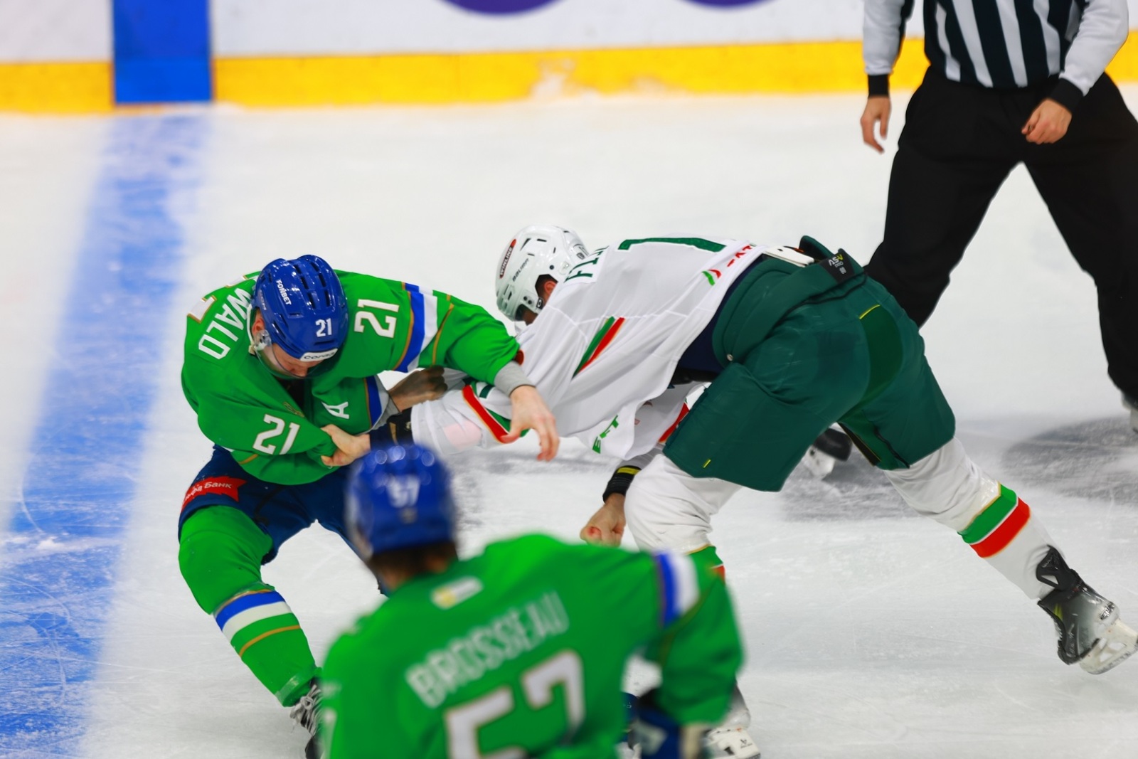 «Салават Юлаев» вновь уступил «Ак Барсу»