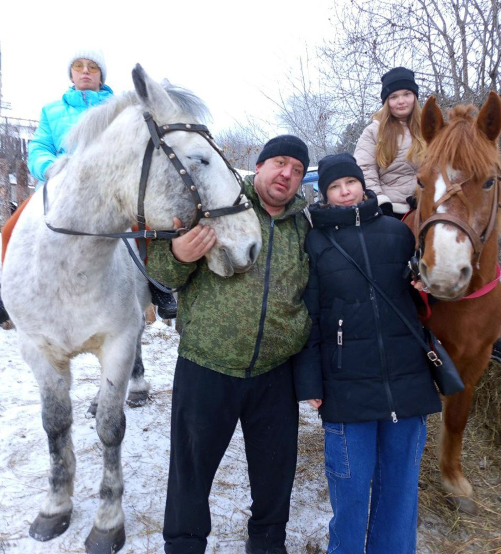 из семейного архива БАКШАЕВЫХ Рядом с лошадьми дети быстрее развиваются, уверен Евгений Бакшаев.
