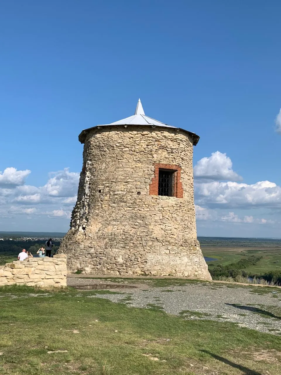 Евгения ЛАПУКА  Чертово городище— свидетель веков и хранитель легенд.