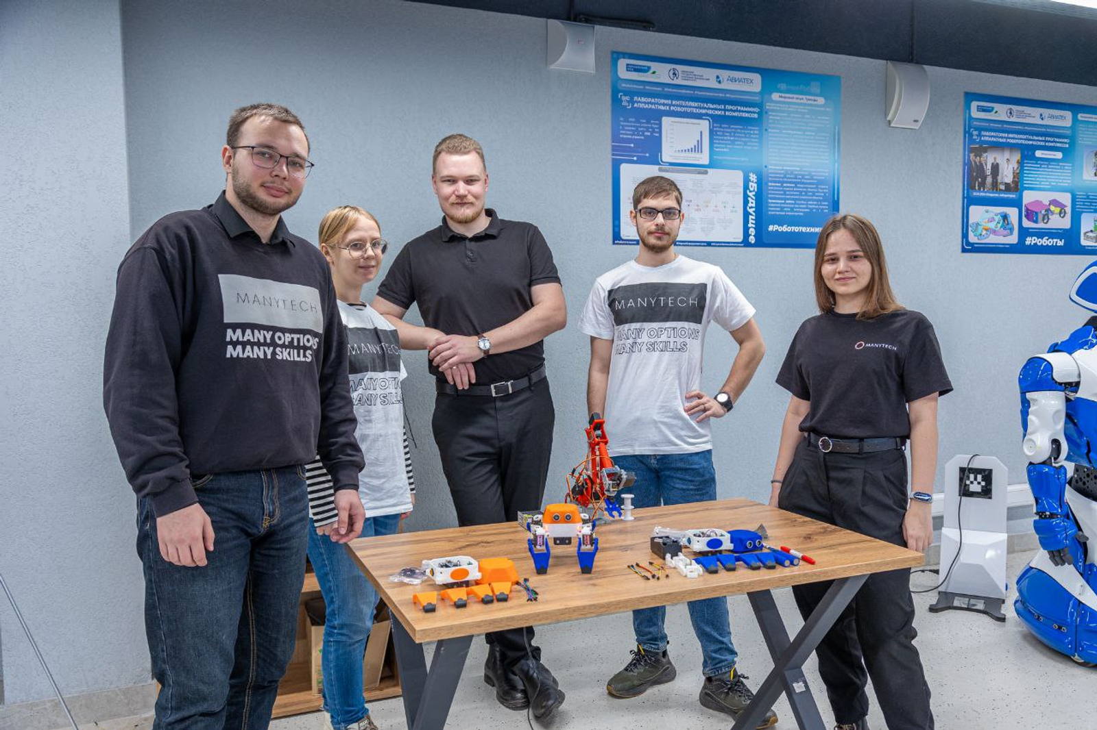 Студенты из Уфы создали образовательного робота-паука и лабораторный манипулятор