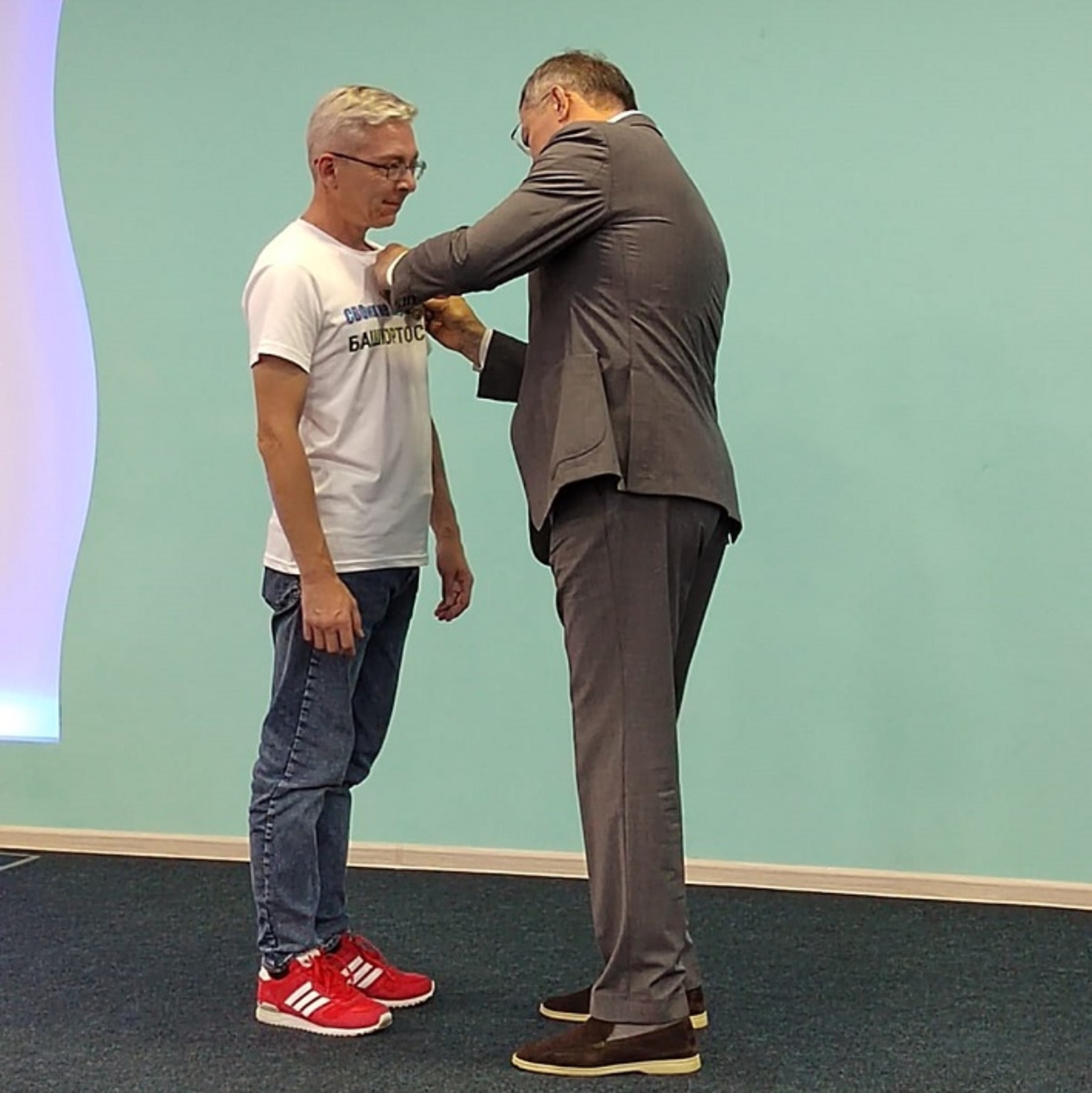 Глава Башкирии Радий Хабиров в Сочи наградил военкоров