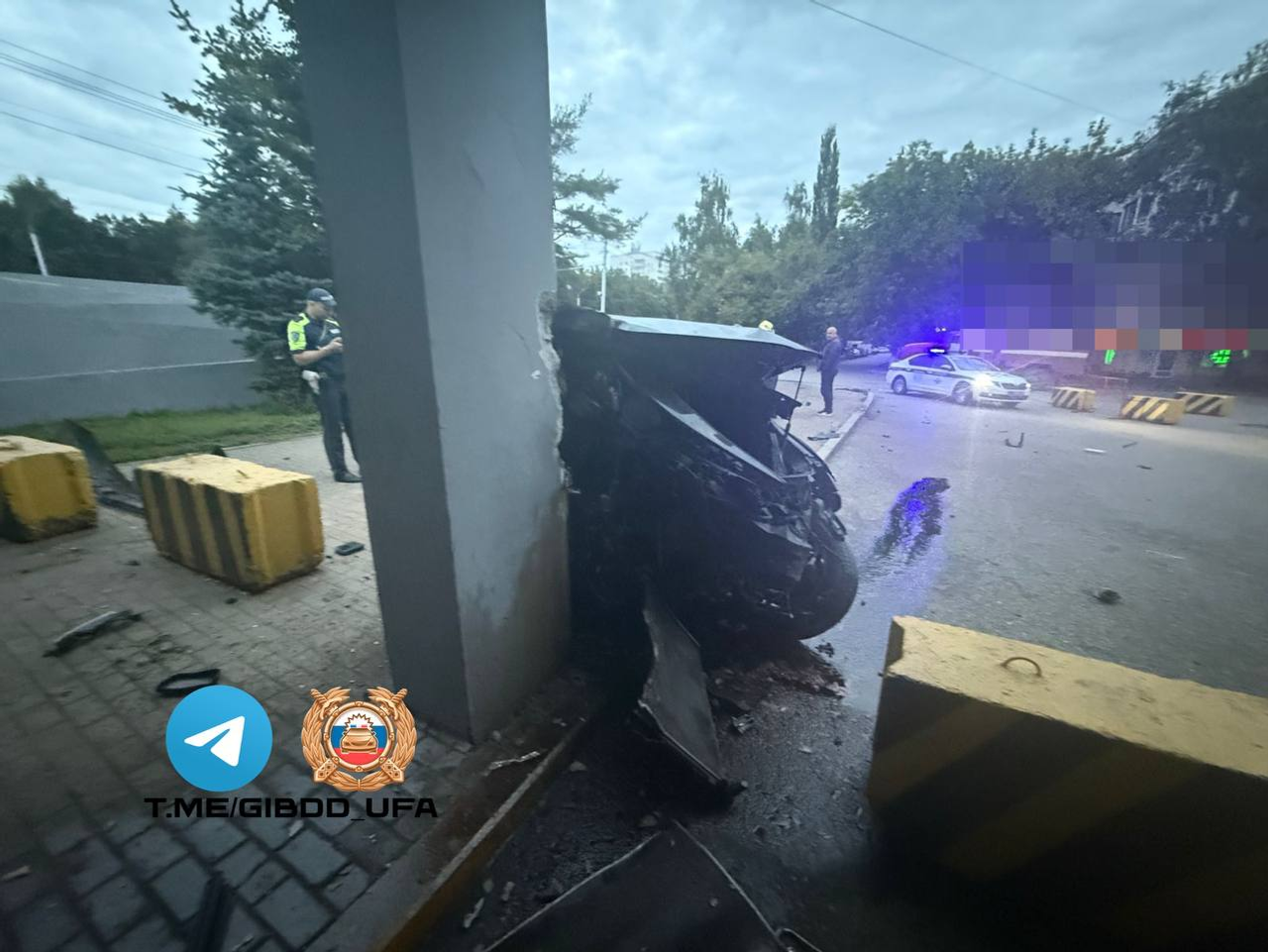 В Уфе водитель «Тойоты» госпитализирован после наезда на здание