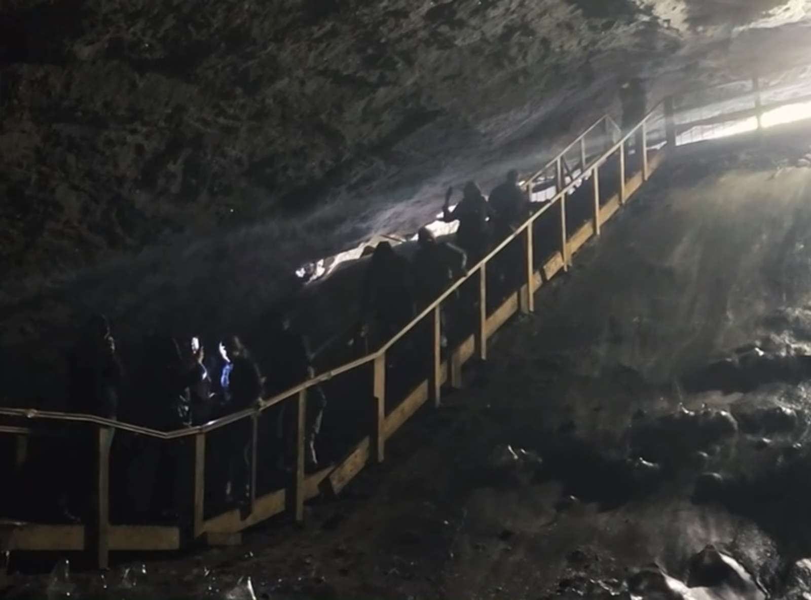 Радий Хабиров пригласил посетить Аскинскую пещеру