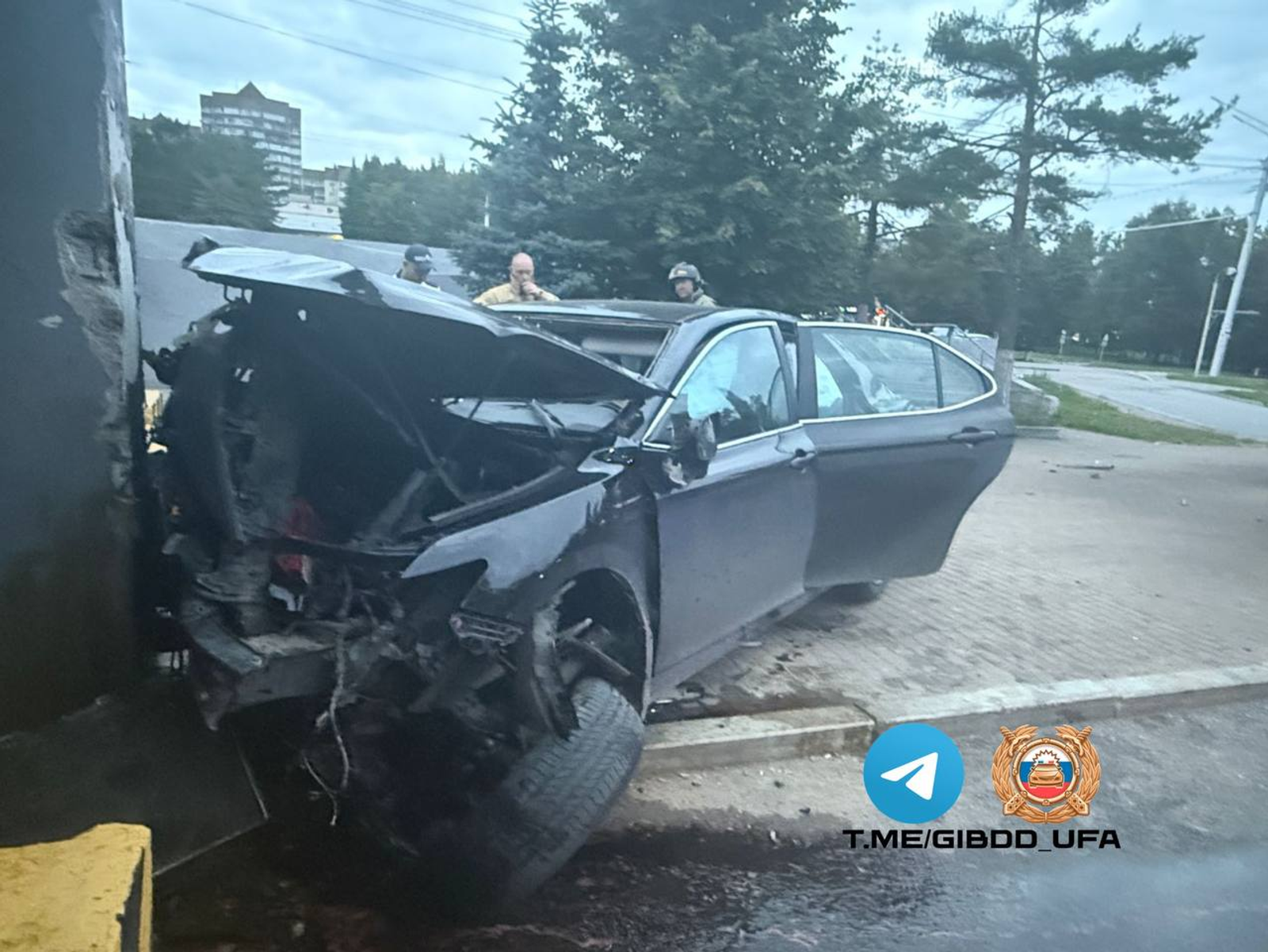 В Уфе водитель «Тойоты» госпитализирован после наезда на здание