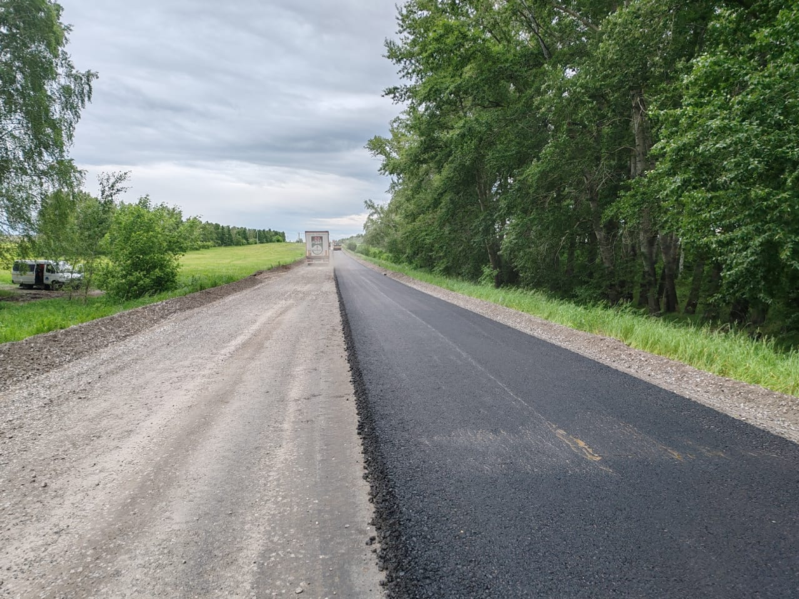 В Баймакском районе Башкирии начали ремонтировать фонящую дорогу