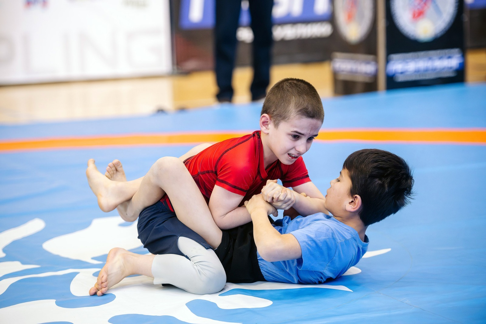 Евгений БУРОВ  Особенность грэпплинга — работа без ударов.