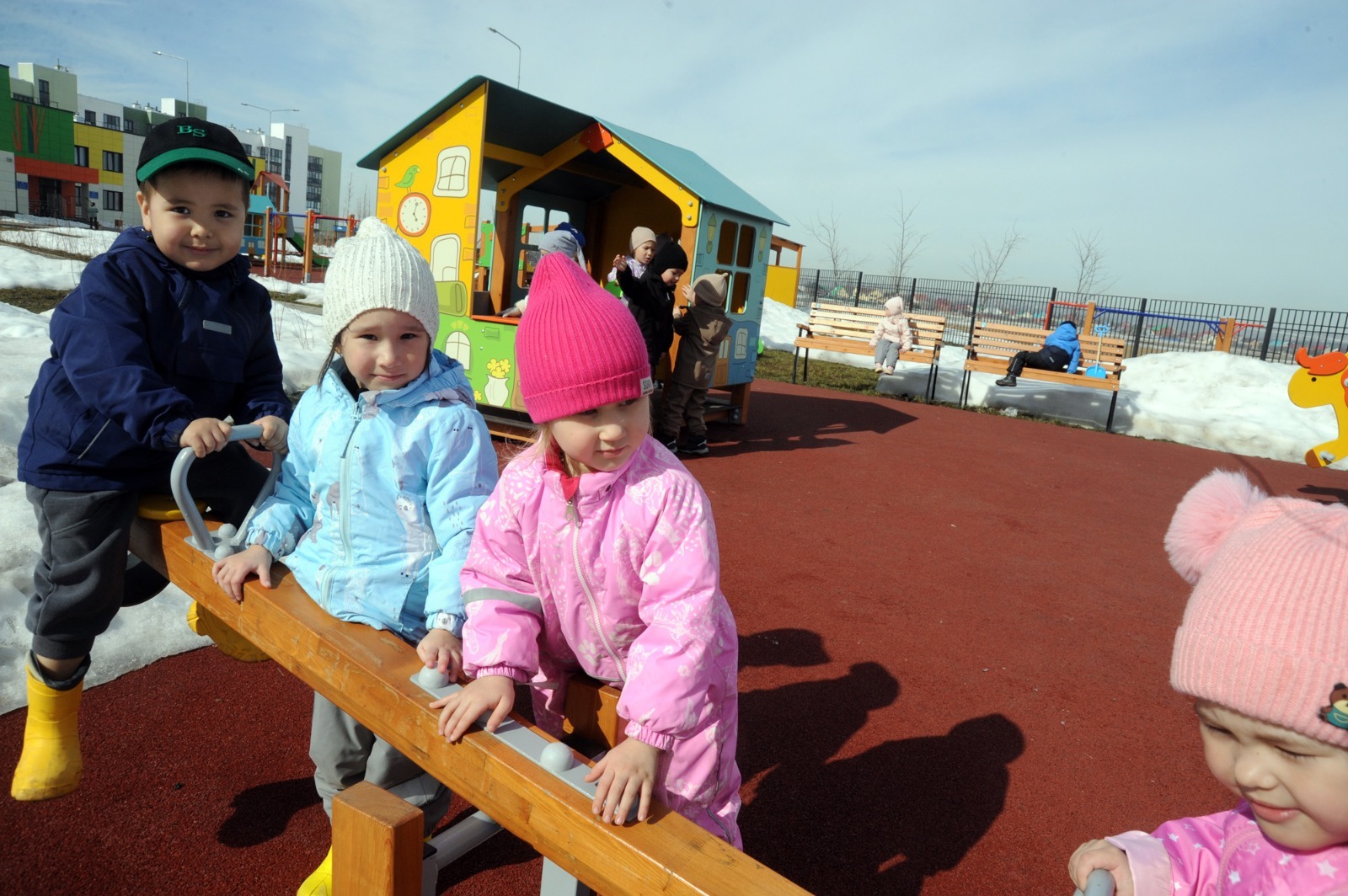 Ринат РАЗАПОВ  Группа «Лесная сказка» вышла на прогулку.