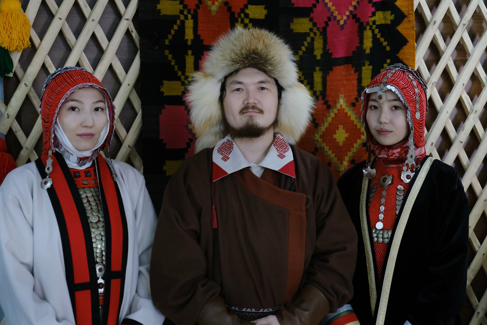 Казахстанские башкиры получили в подарок уникальную коллекцию национальных костюмов