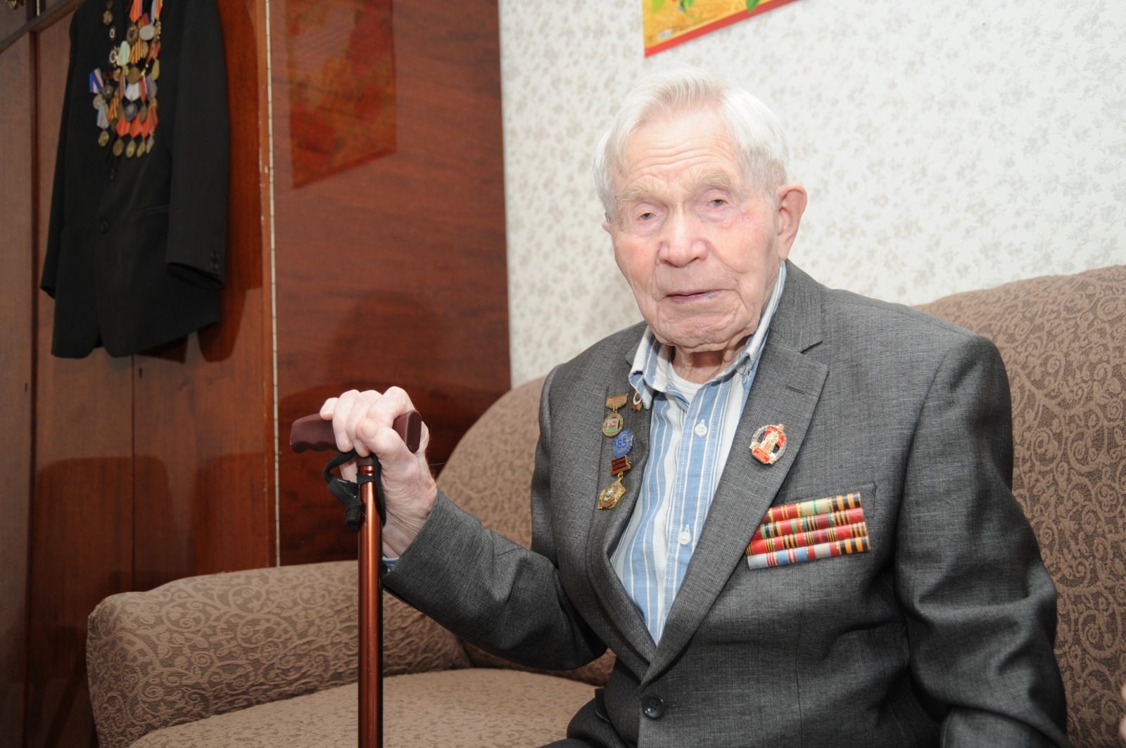 Радий Хабиров поздравил ветерана войны Родиона Лобанова из Уфы со столетием