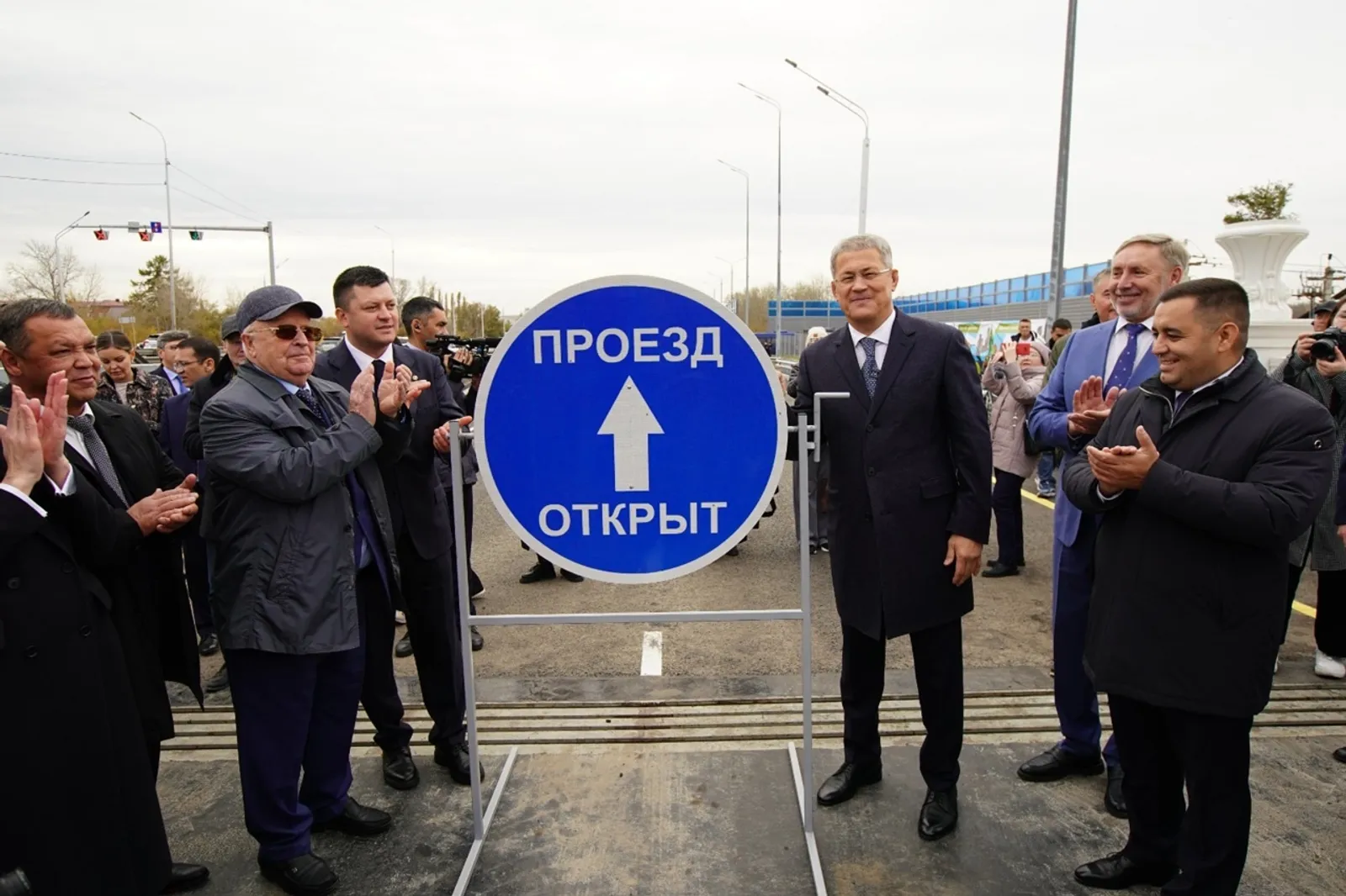 В Уфе открылся арочный мост через реку Белую