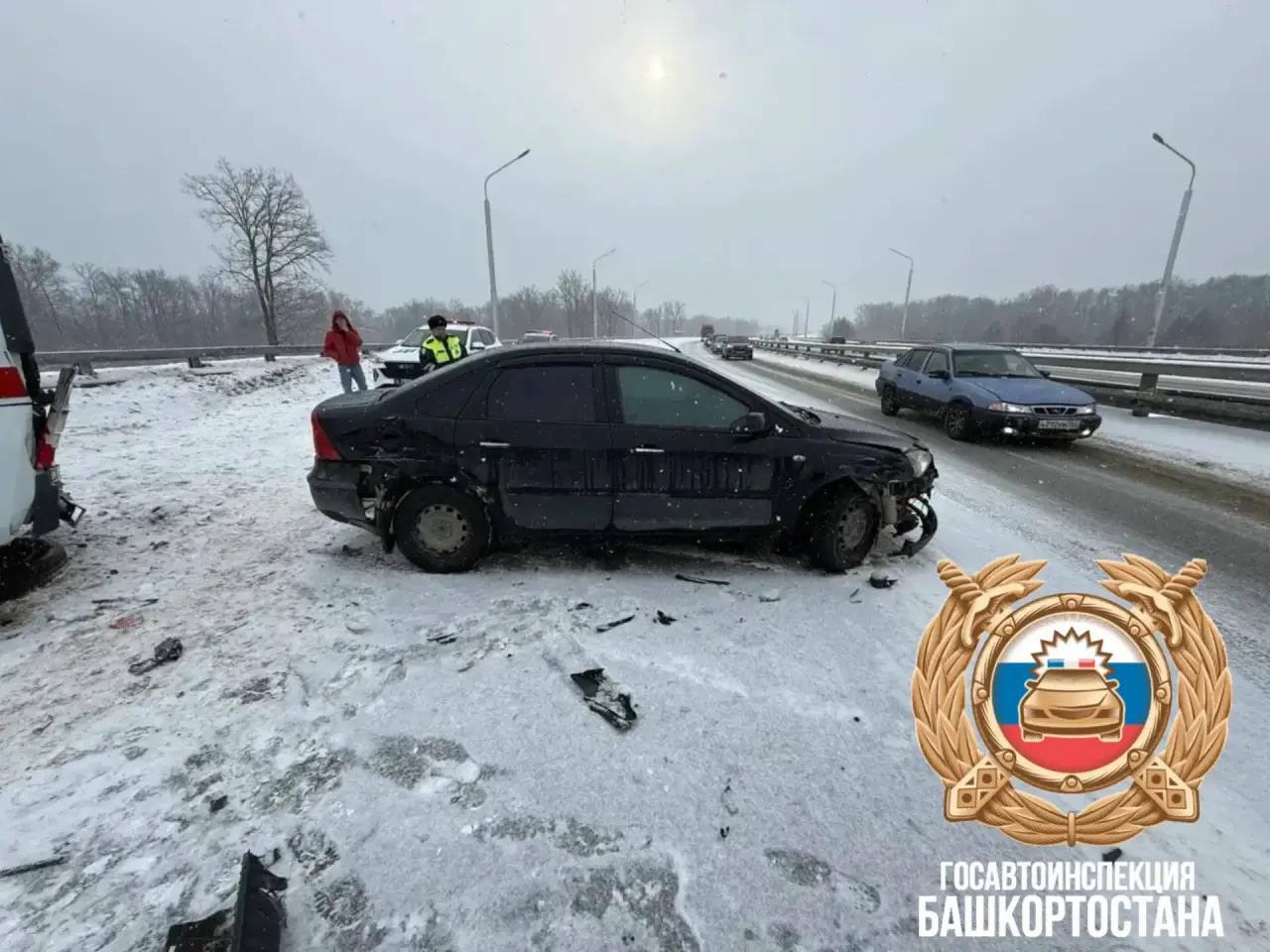 В Уфе произошло массовое ДТП с участием автомобиля скорой помощи
