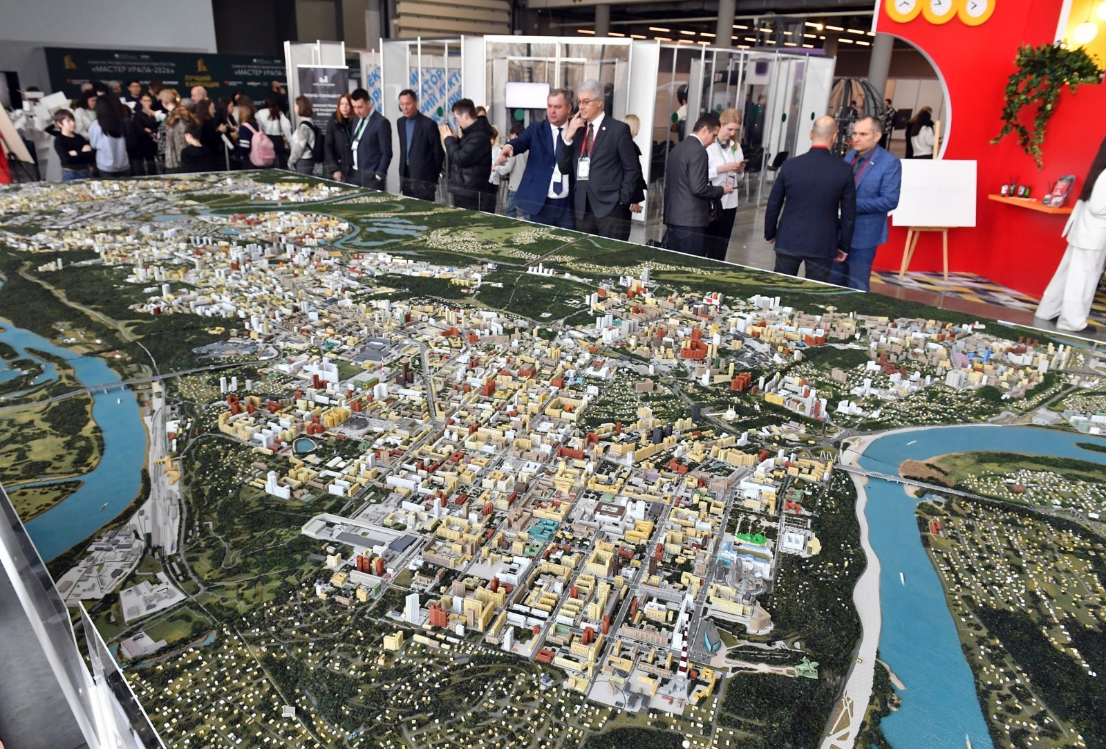 Альберт ЗАГИРОВ  На макете Уфы наглядно видно: многоэтажная застройка занимает львиную долю территории башкирской столицы.