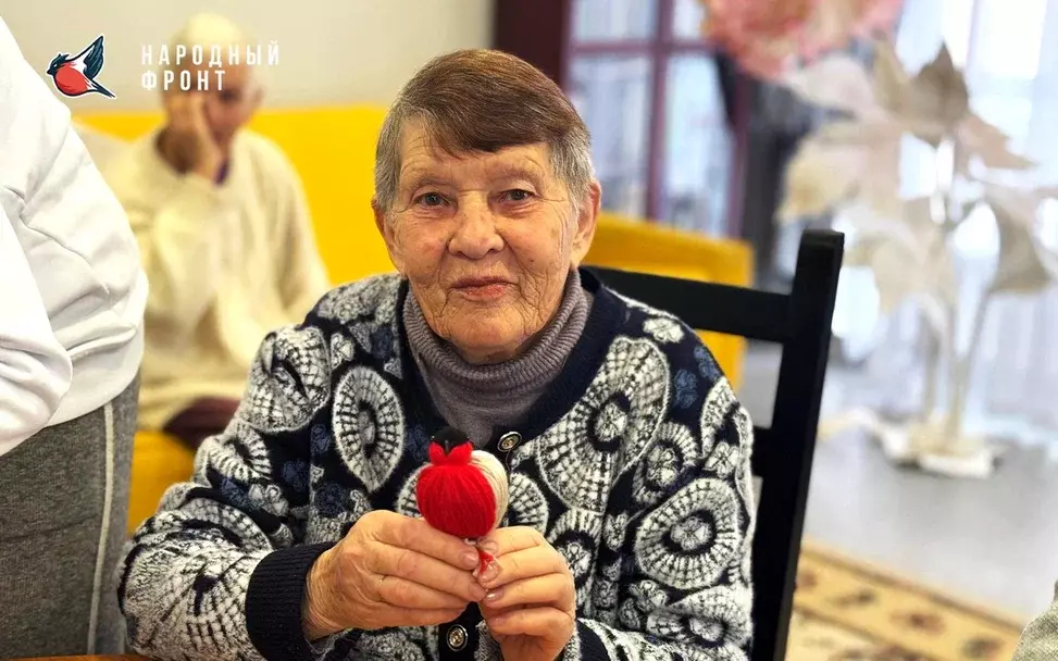 Снегири надежды: волонтёры из Башкирии сделали талисманы для бойцов СВО