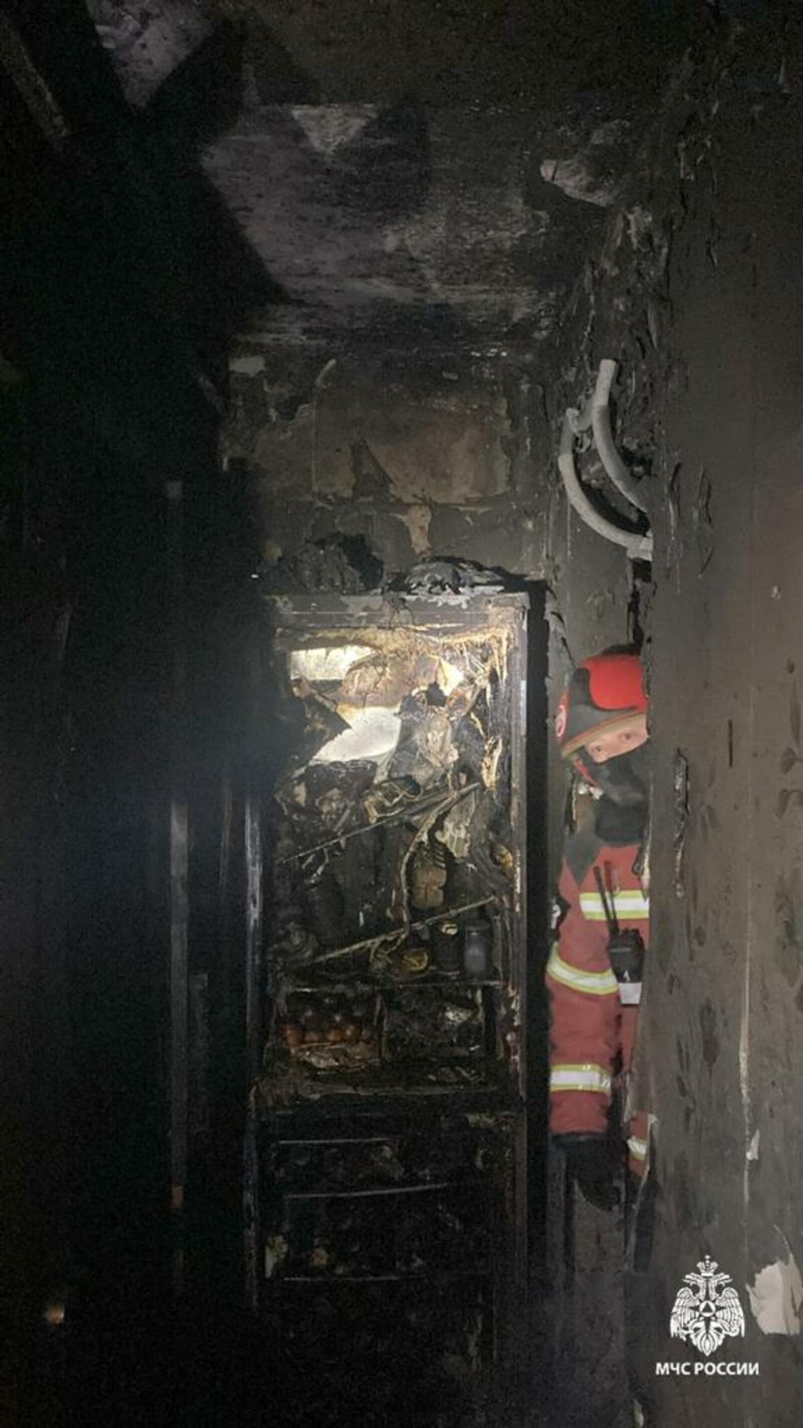 В Уфе пожарные спасли двух человек из квартиры на 10-м этаже