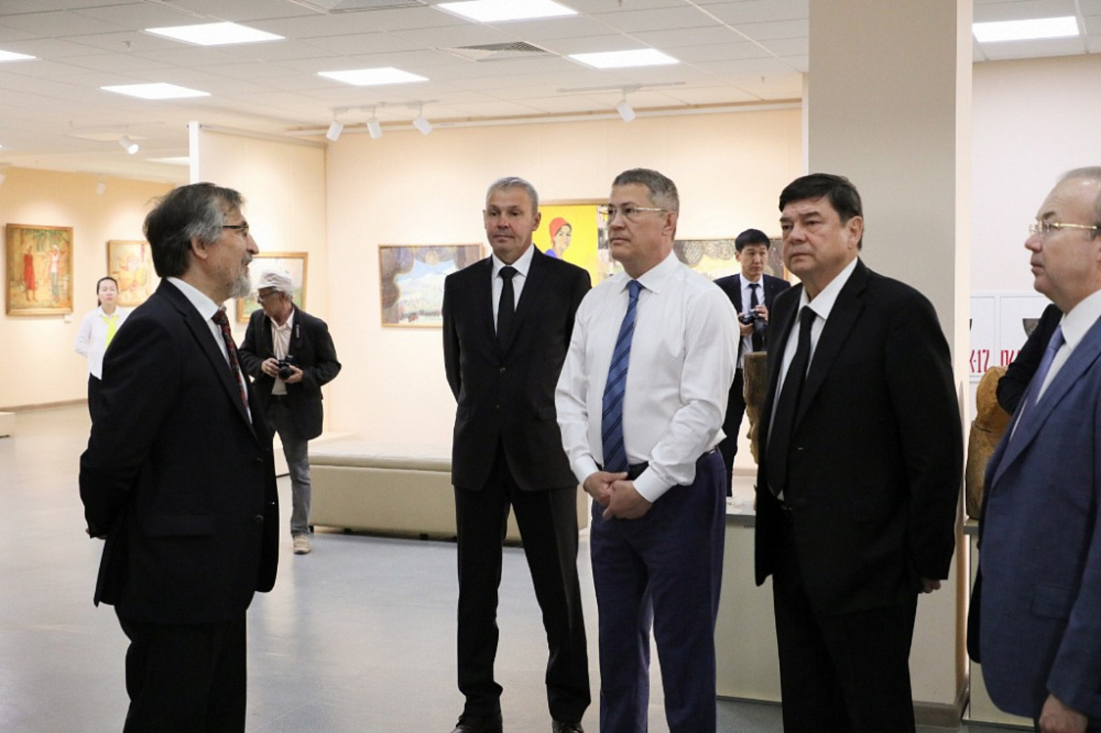 Радий Хабиров предложил организовать выездные выставки музеев Башкирии и Узбекистана