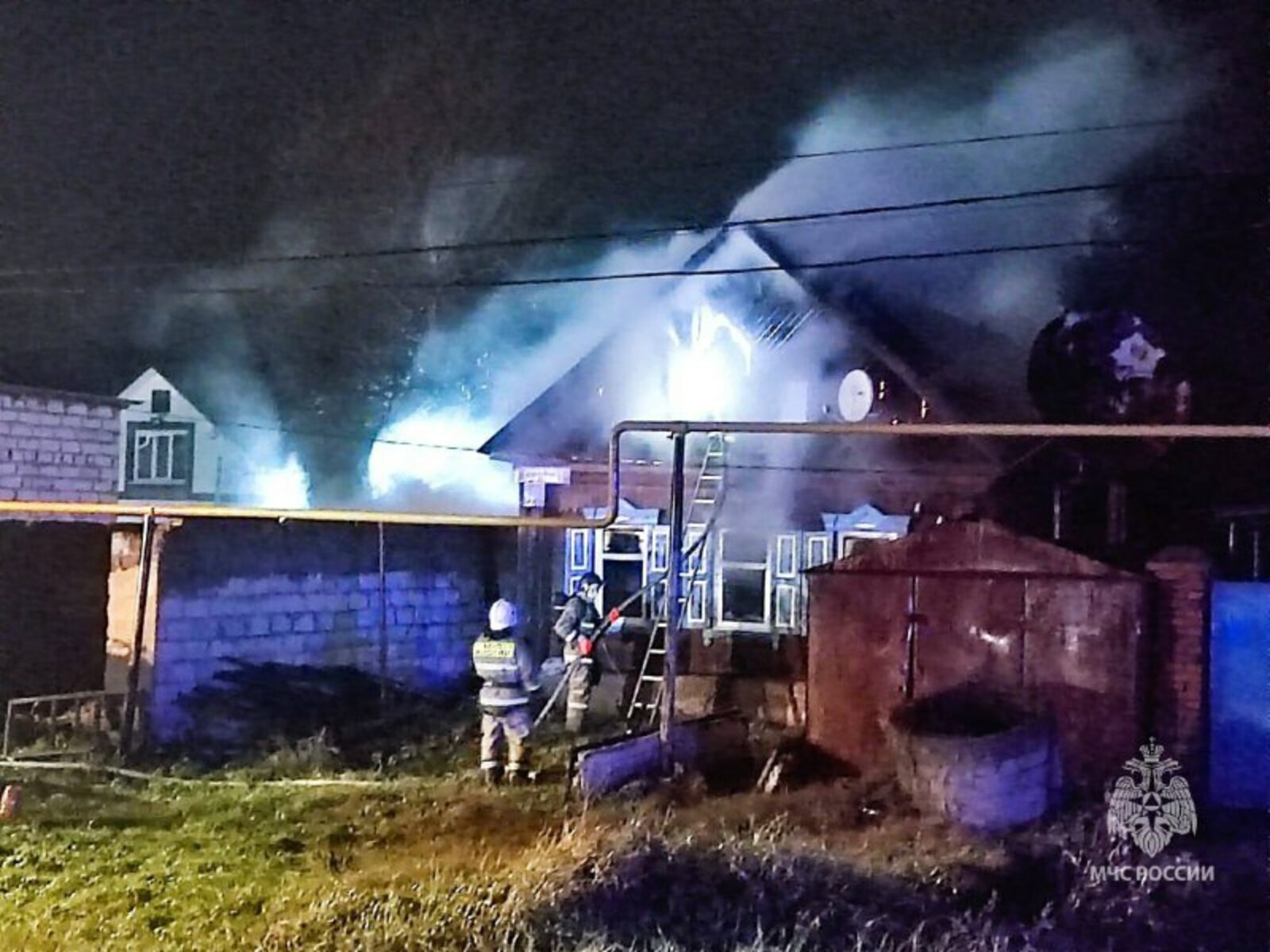 В Уфе на ночном пожаре погиб хозяин дома