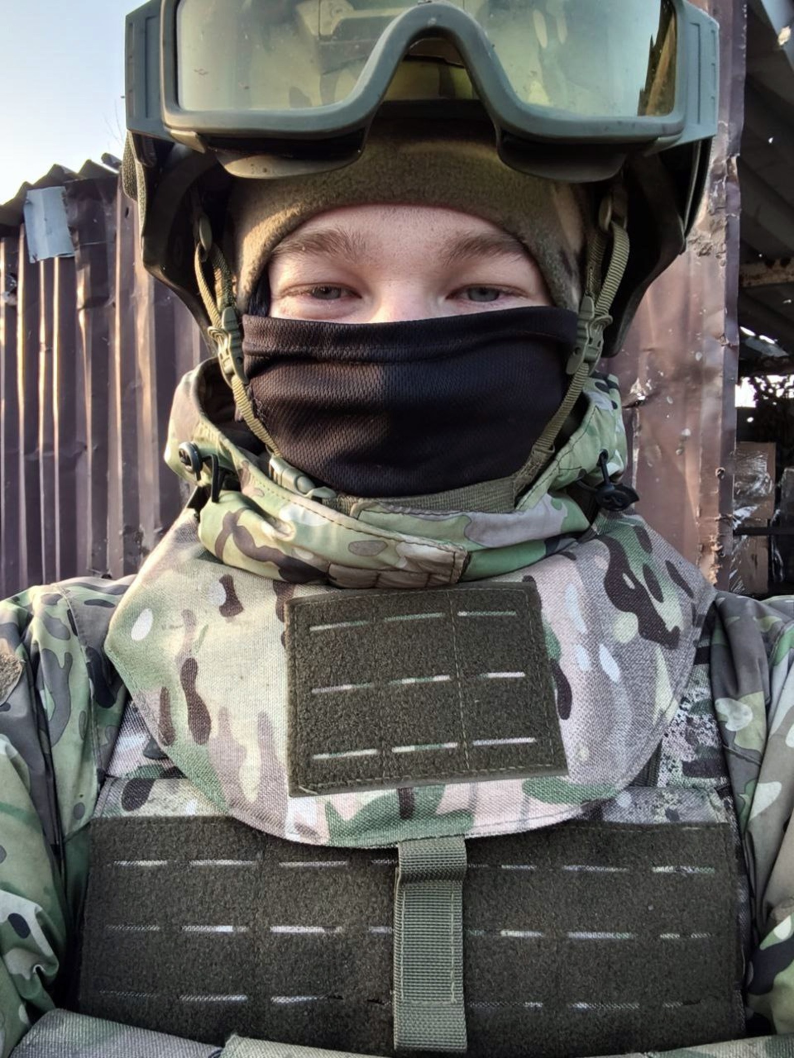 из личного архива бойца «Банкир» никогда не унывает — такой уж у него характер.