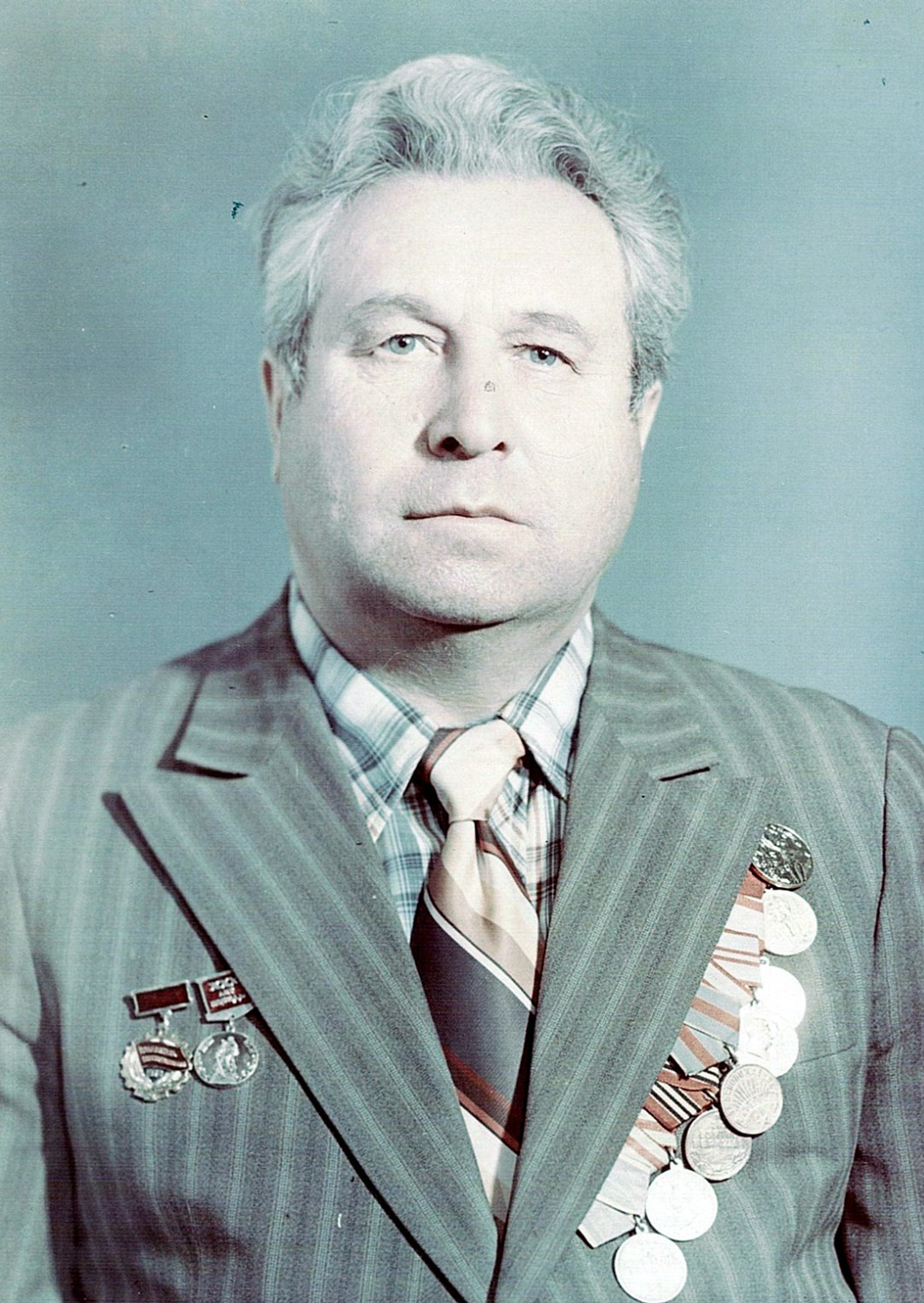 из семейного архива Таким его помнят многие. 1985 год.