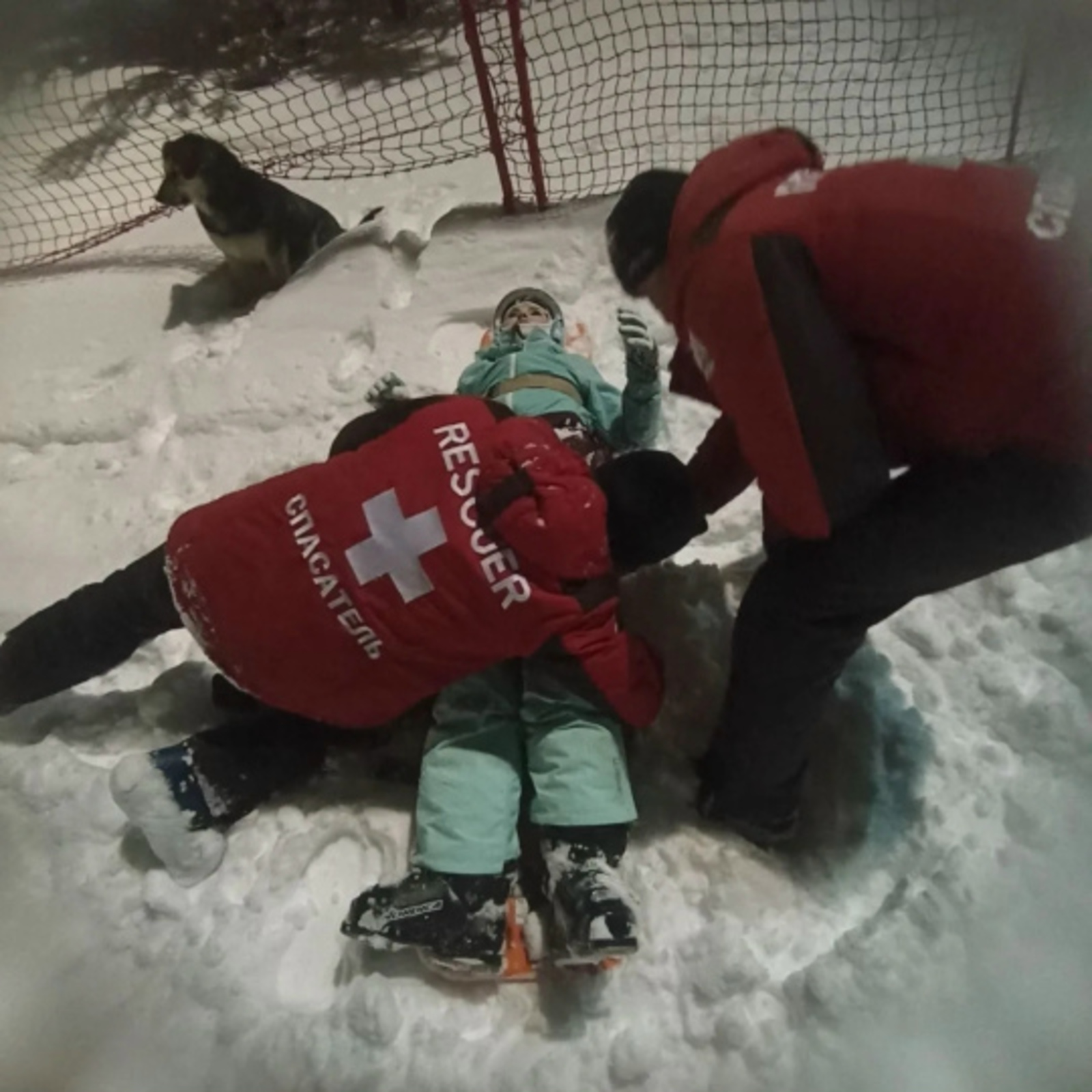 На башкирском курорте «Абзаково» горнолыжник сбил девушку, переломав ей кости