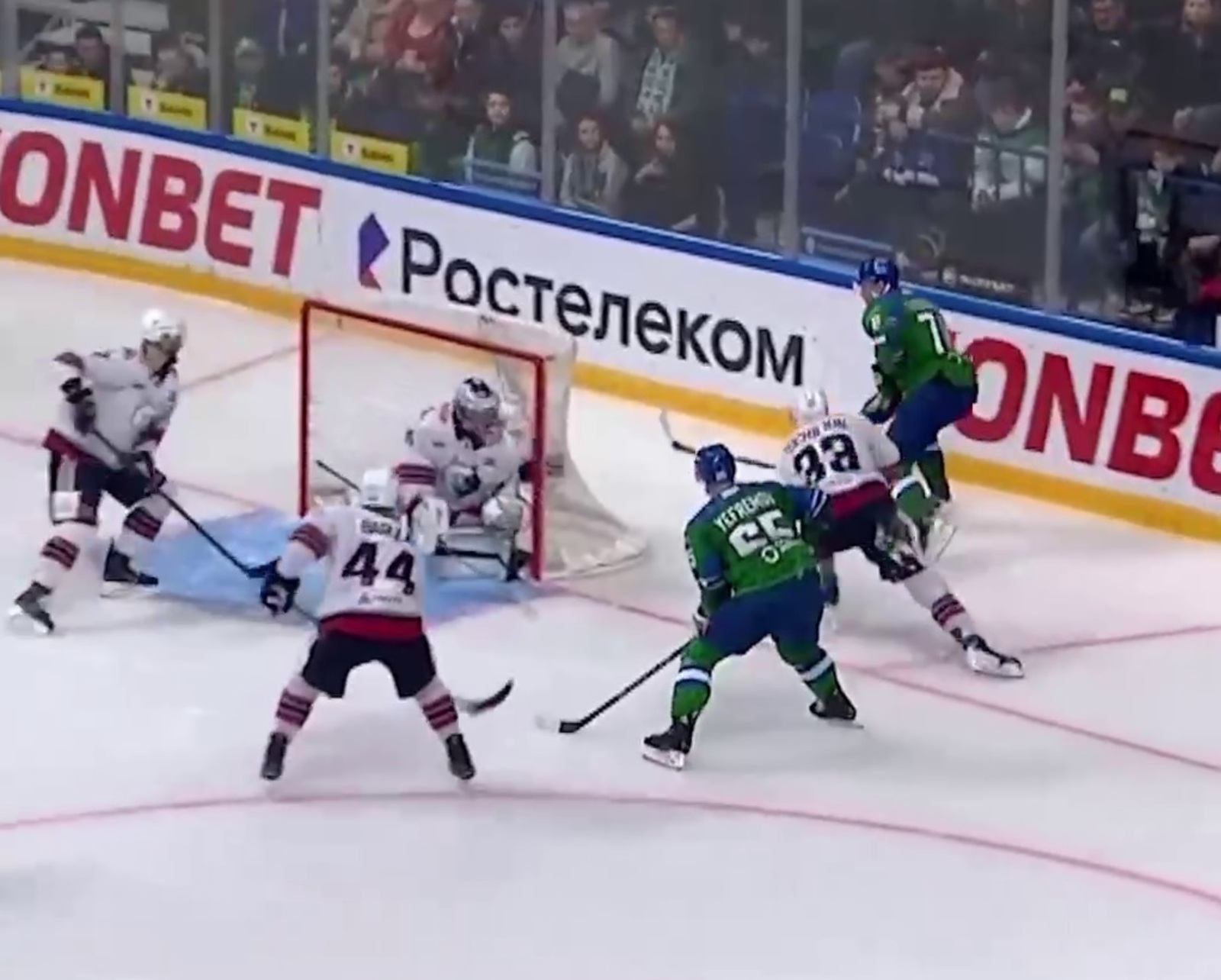 «Салават Юлаев» дома победил «Нефтехимик»