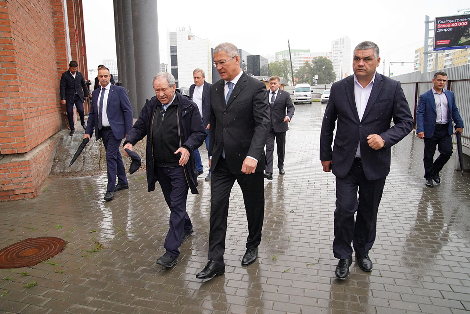 Радий Хабиров побывал на строительстве Воскресенского кафедрального собора в Уфе