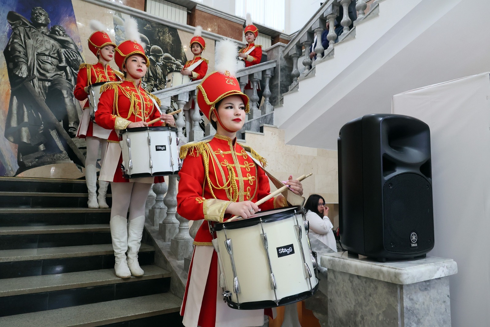 Александр ДАНИЛОВ  В Национальном музее РБ посетителям устроили торжественную встречу.
