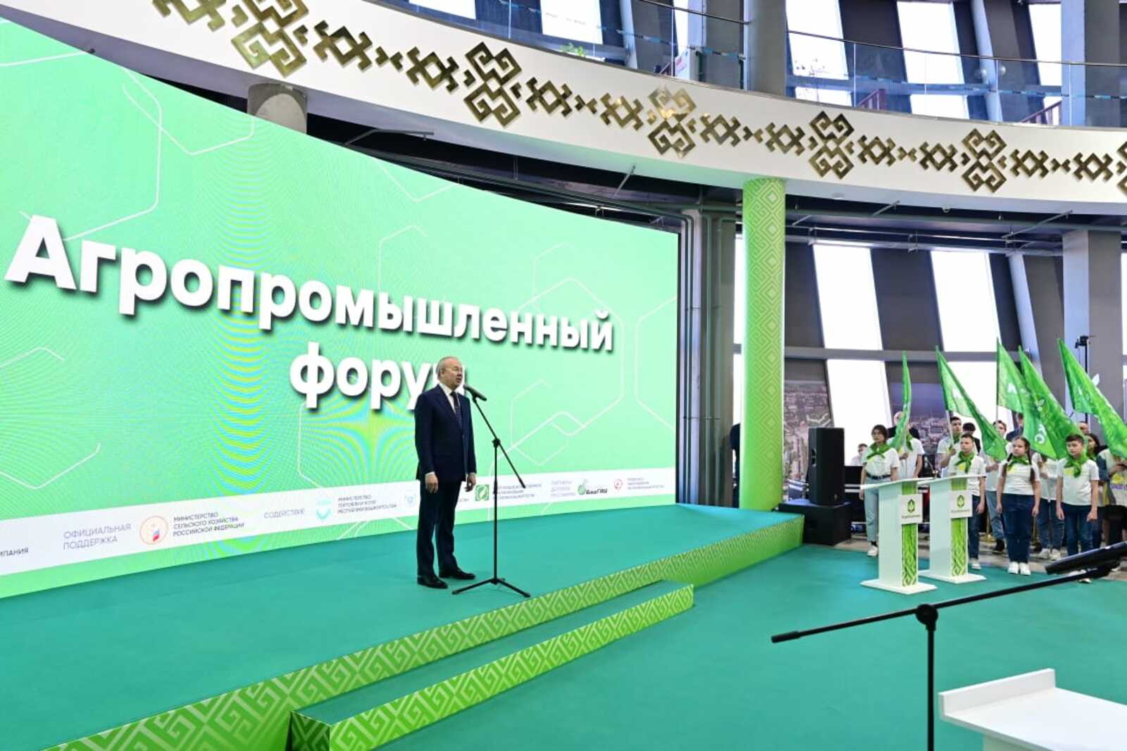 Андрей Назаров: Башкирия стала лидером в России по объемам производства мяса, молока и мёда