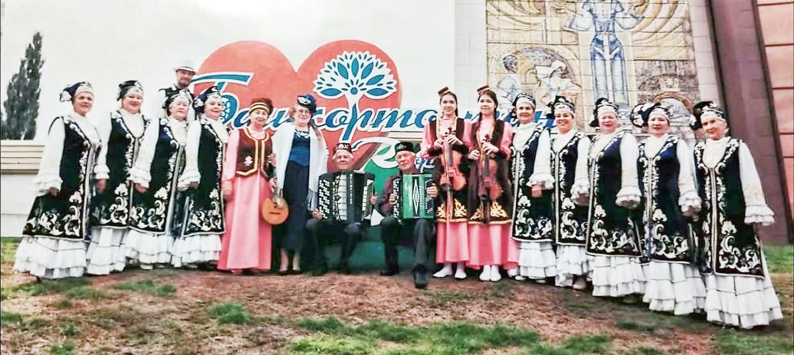 автора Выступления ансамбля — всегда праздник для земляков.