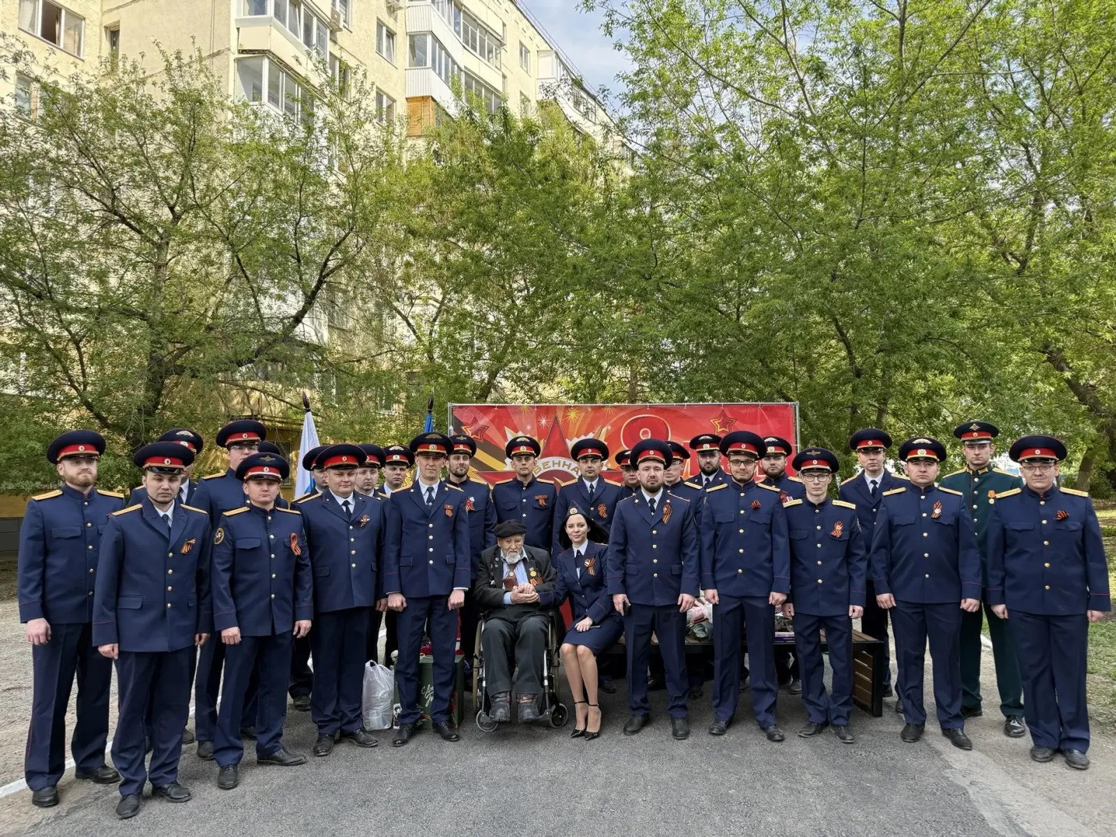 В Уфе провели парад для 101-летнего ветерана