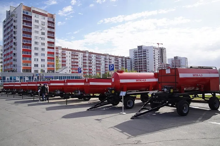 В Уфе пожарным вручили новую технику