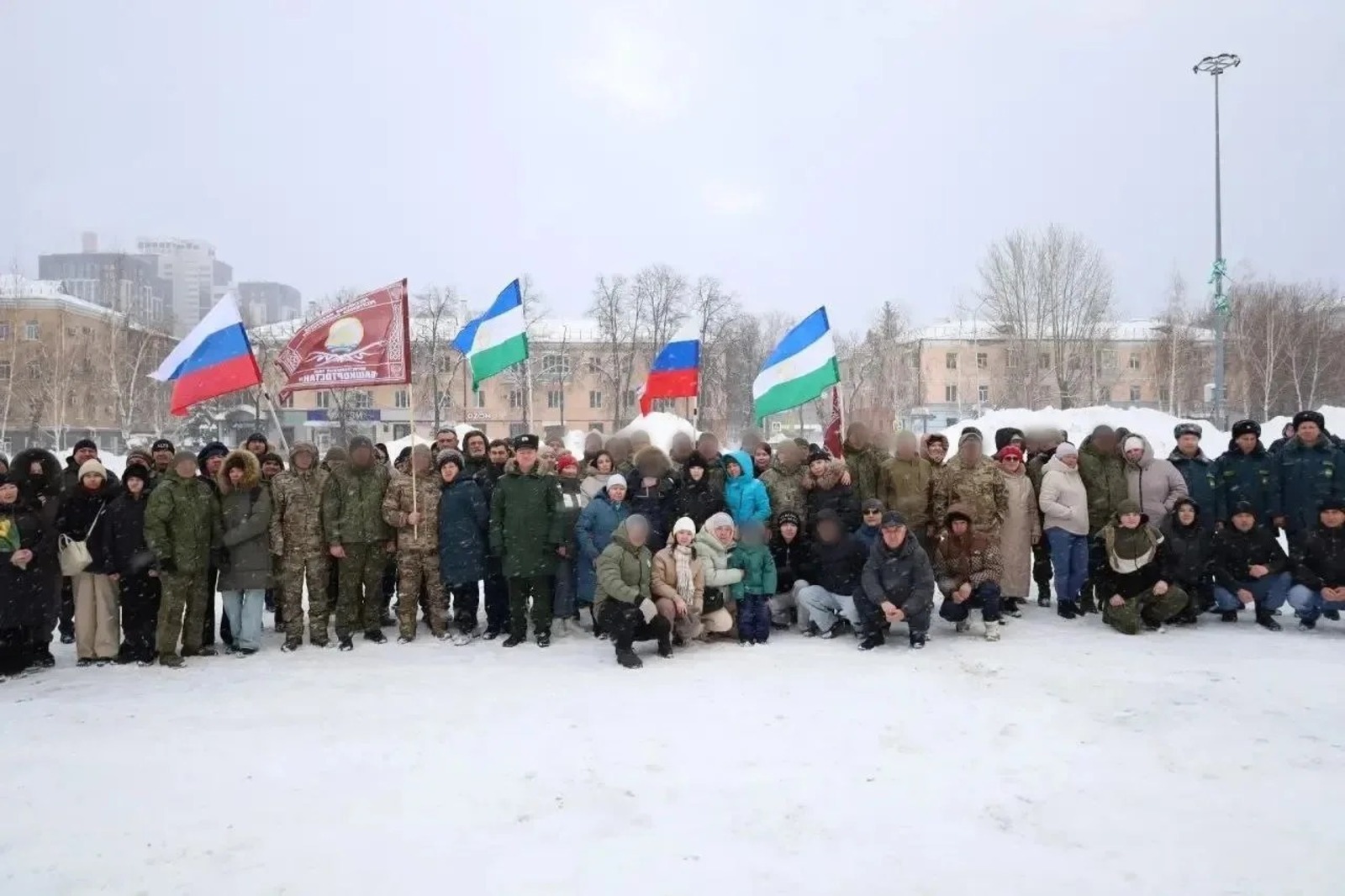 Из Уфы после отдыха в зону СВО отправилась большая группа военнослужащих
