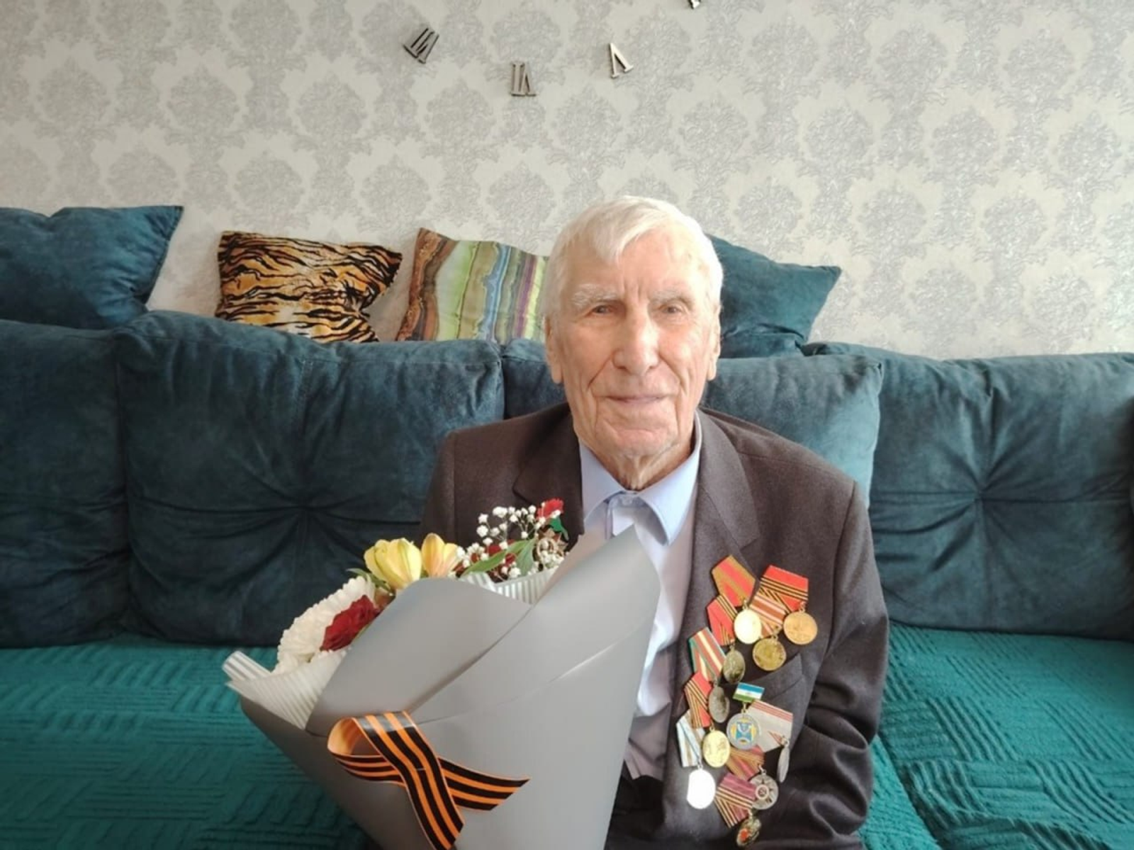 В Башкирии ветерана поздравили со 100-летием