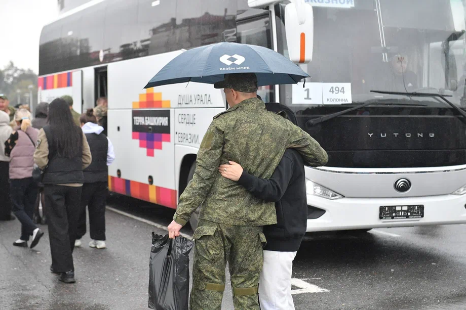 В Уфе в зону СВО проводили бойцов полка «Башкортостан»