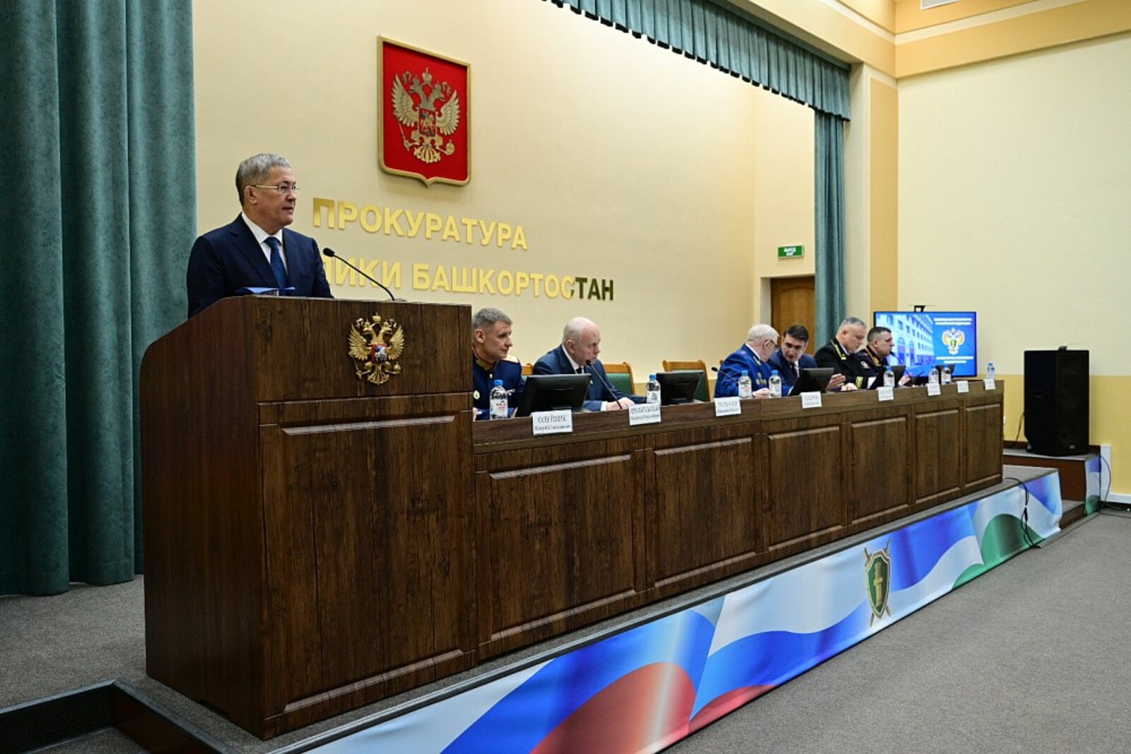 Глава Башкирии: Прошу прокуратуру взять на контроль безопасность детей в школах