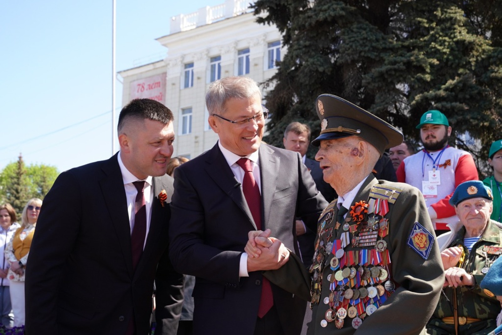 В Уфе ветеран праздновал столетний юбилей в День Победы