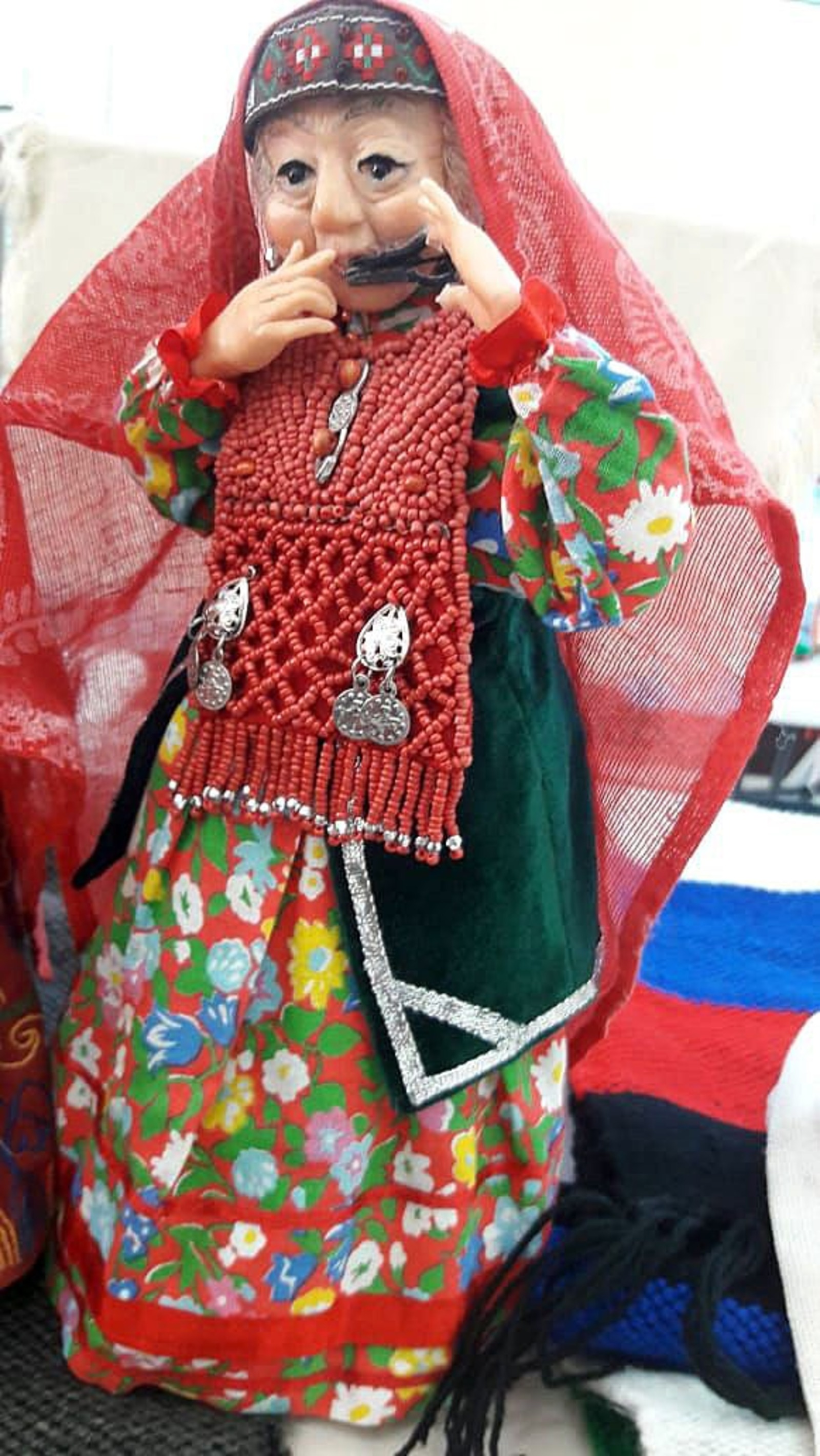 автора В центре «Атайсал» были представлены куклы в национальных костюмах.