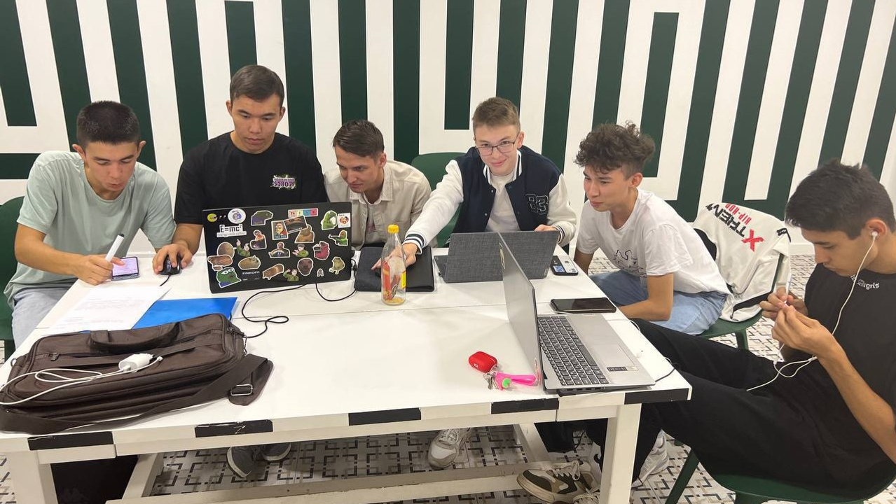 В Башкирии студент-предприниматель создал сервис по работе с нейросетями