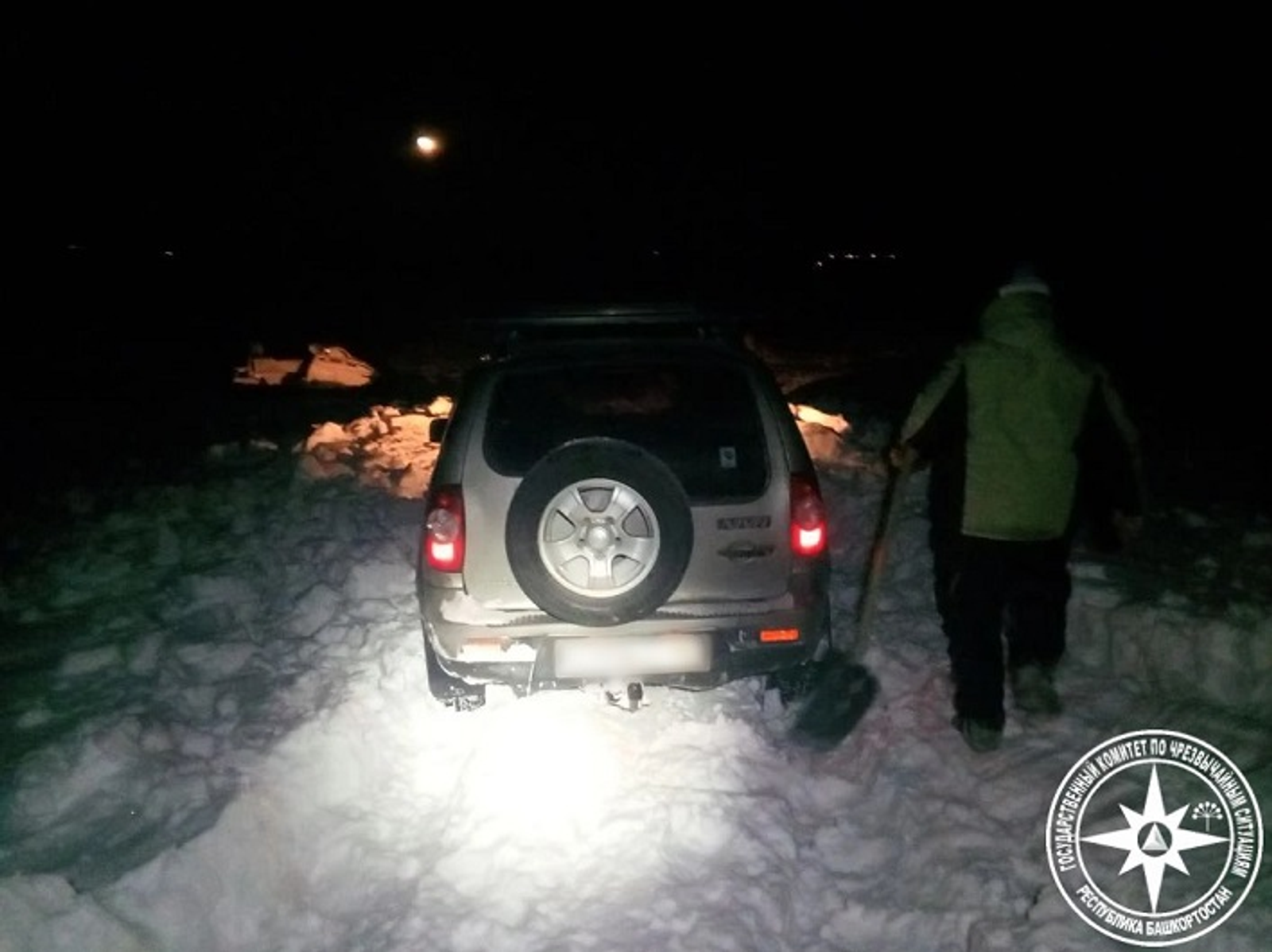 В Башкирии помогли семье, застрявшей ночью в снегу