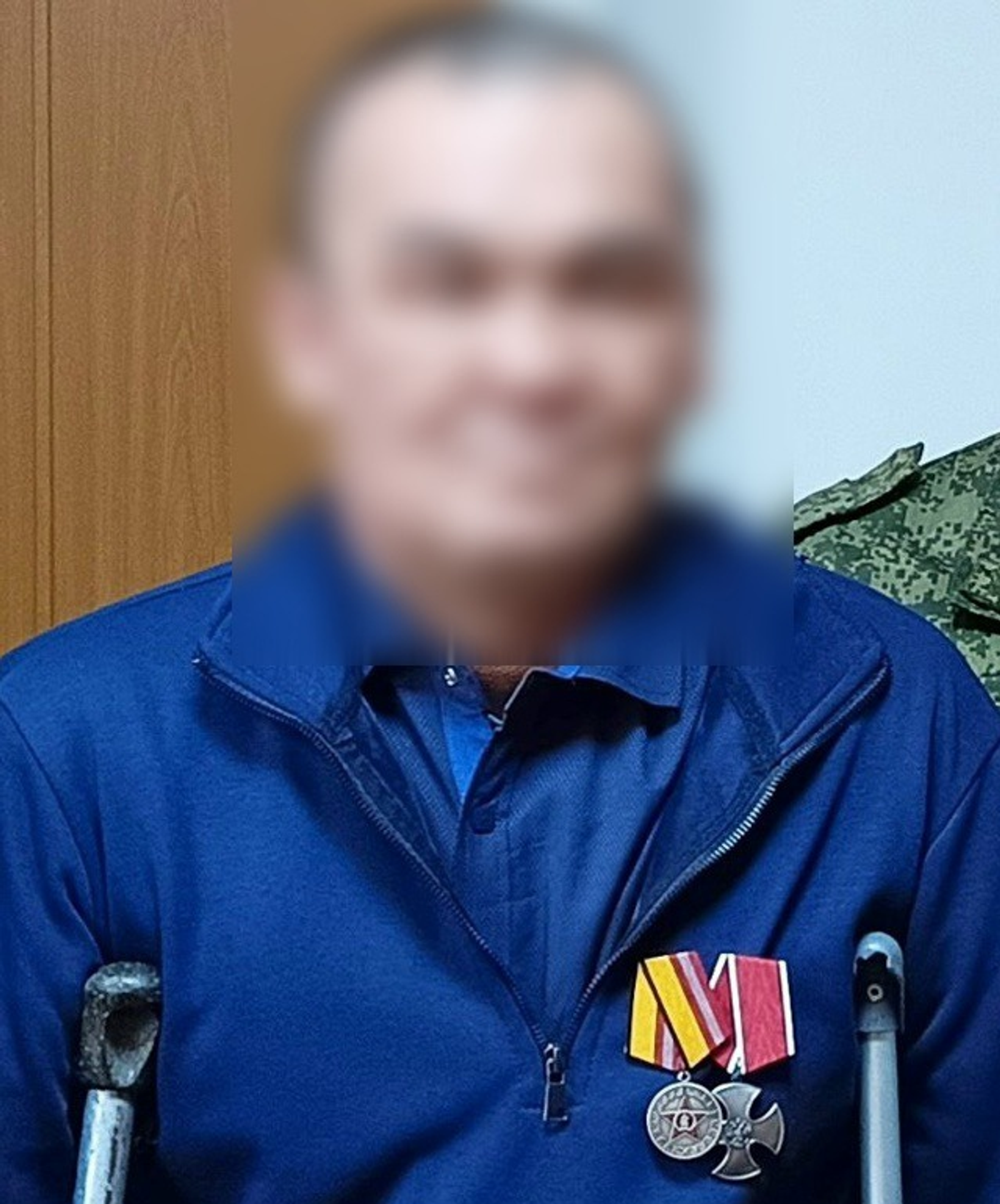 из архива бойца Боец вернулся с передовой с тяжелым ранением, но уже собирается обратно.