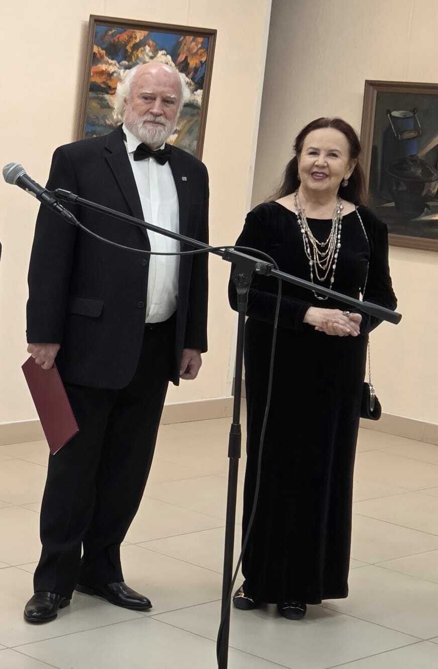 Всю свою жизнь Мастер посвящает творчеству