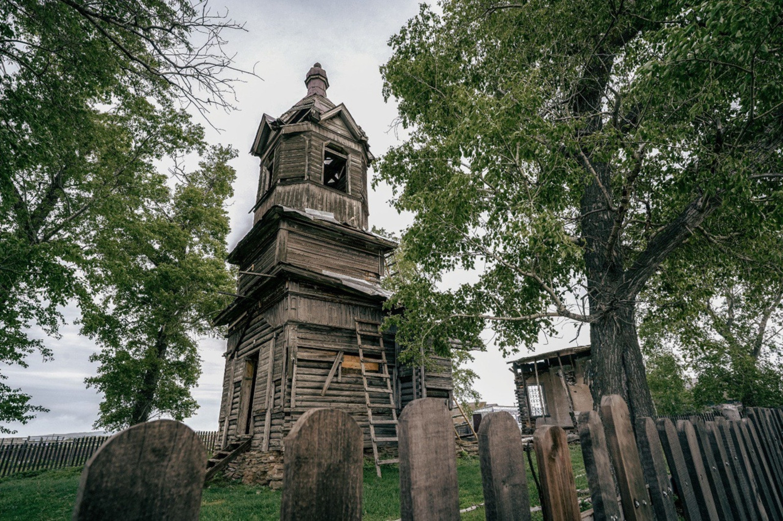 Деревянная церковь в Гафурийском районе претендует стать памятником культуры