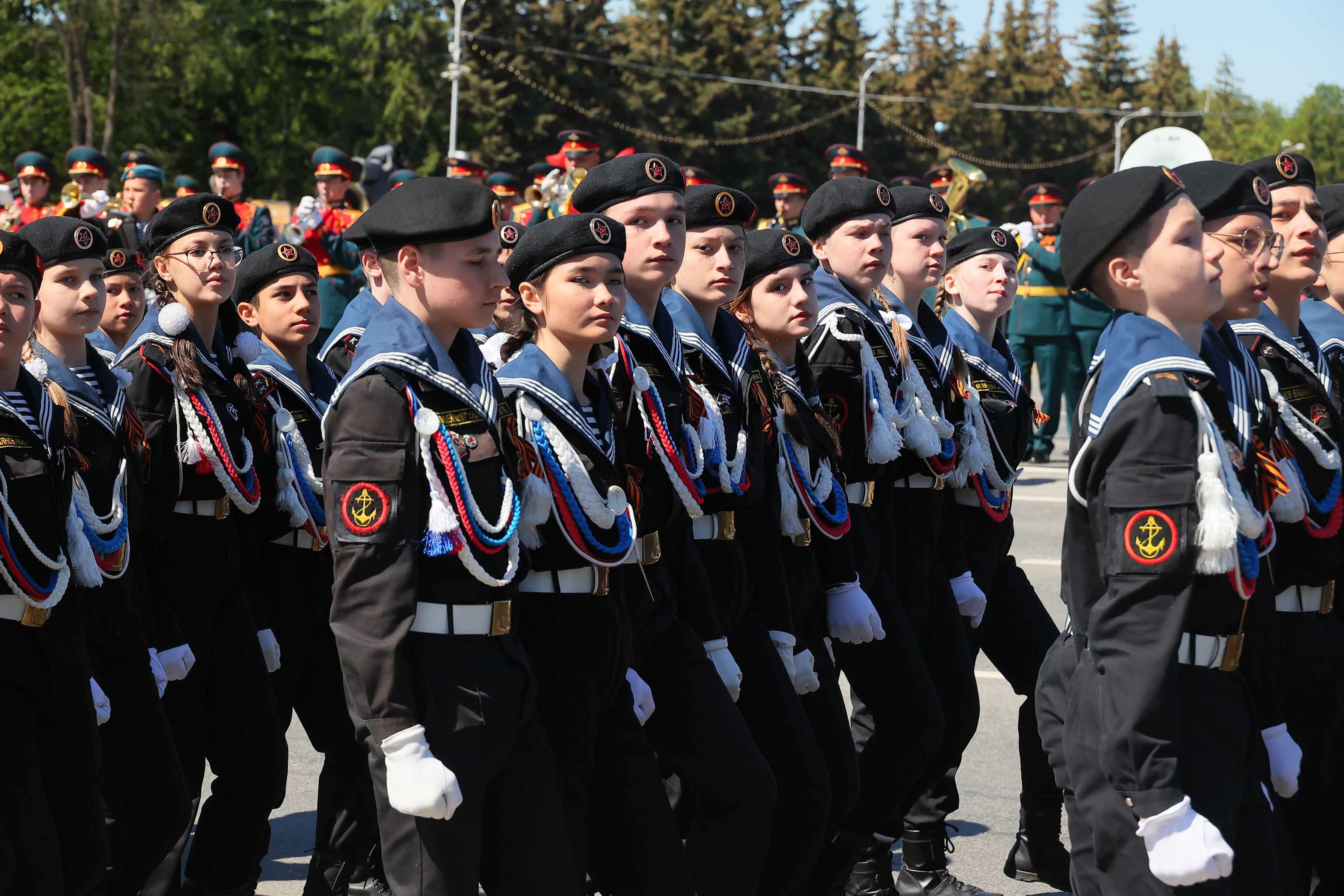 В Уфе прошел военный парад в честь Дня Победы