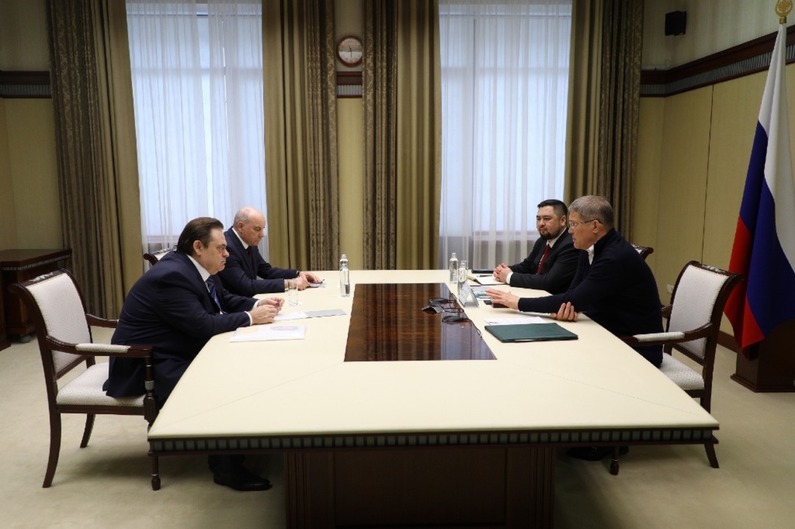 Радий Хабиров встретился с председателем комитета Госдумы РФ Геннадием Семигиным