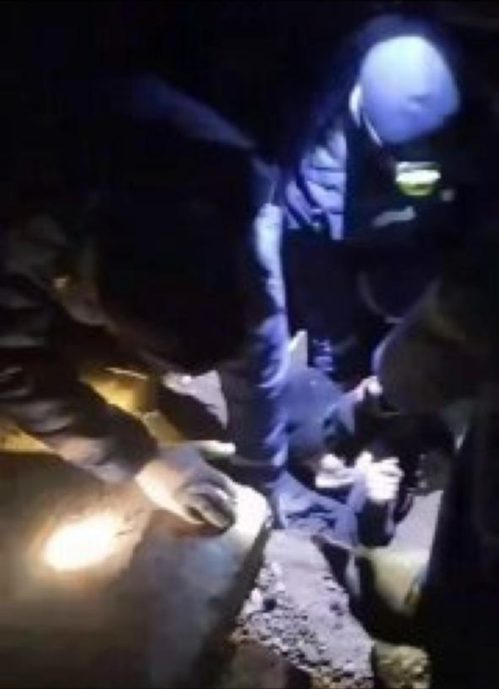 В Уфе женщина провалилась в яму и просидела в ней полночи